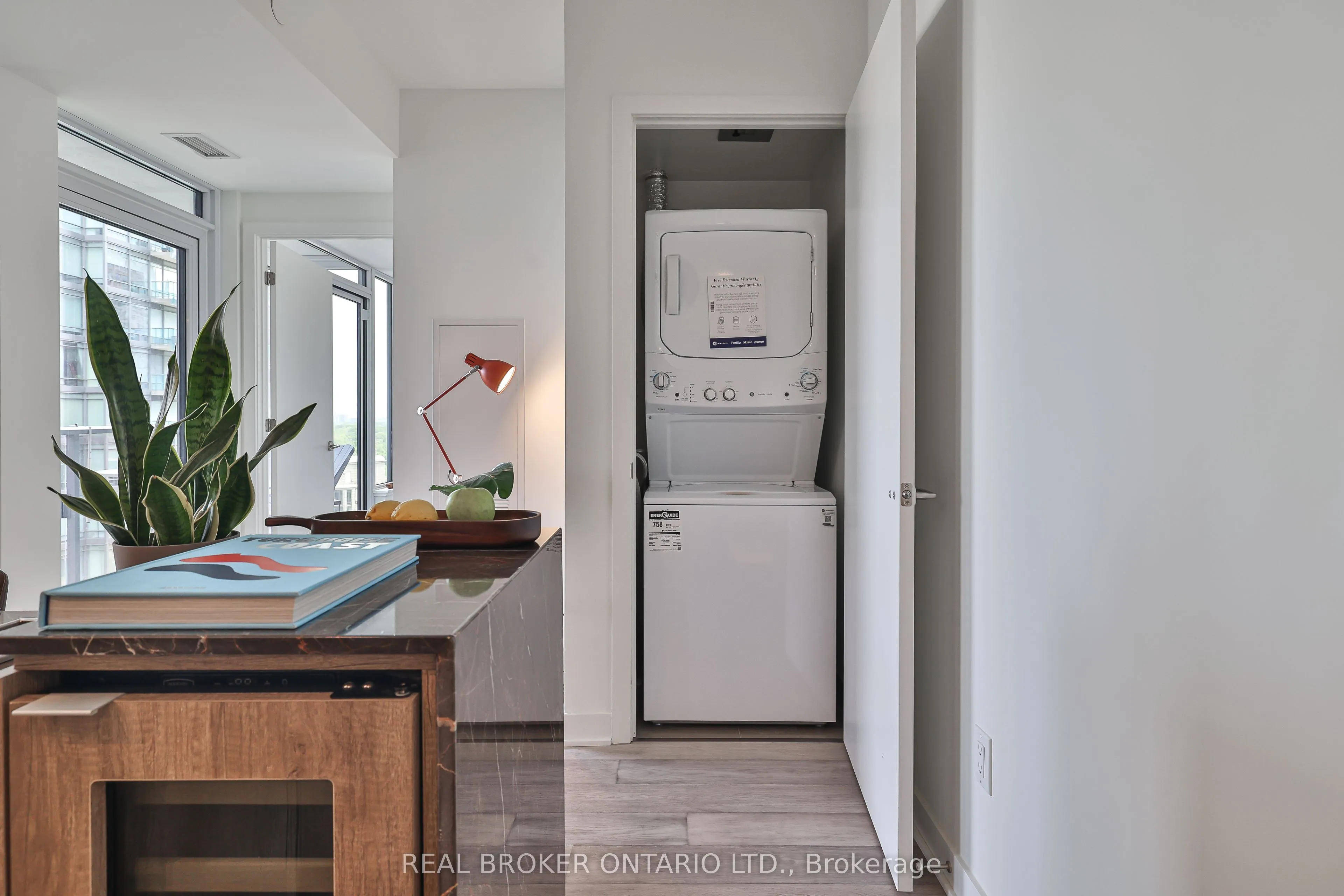 11 Yorkville Avenue, #1205
