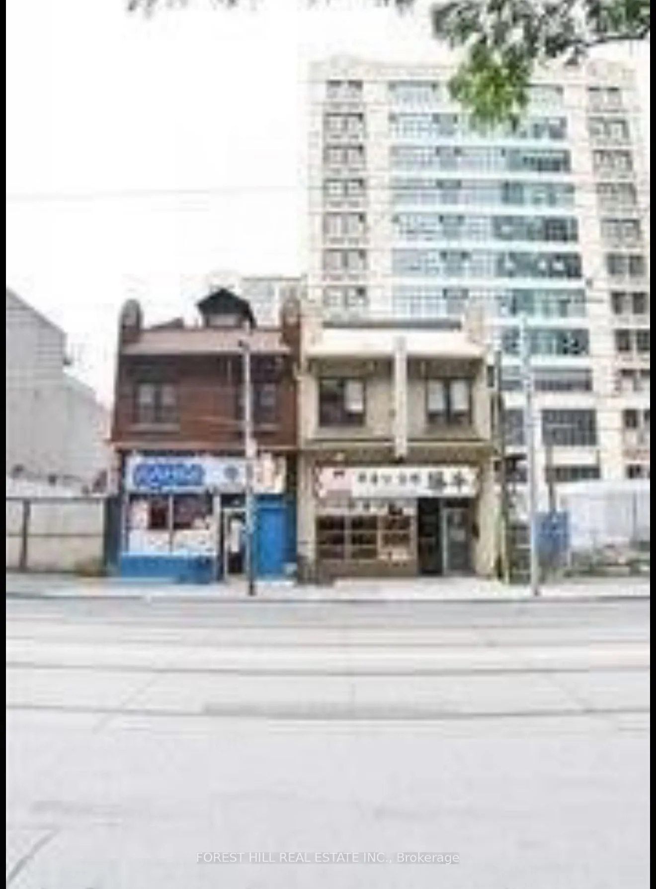 132 Dundas Street E, #Upper