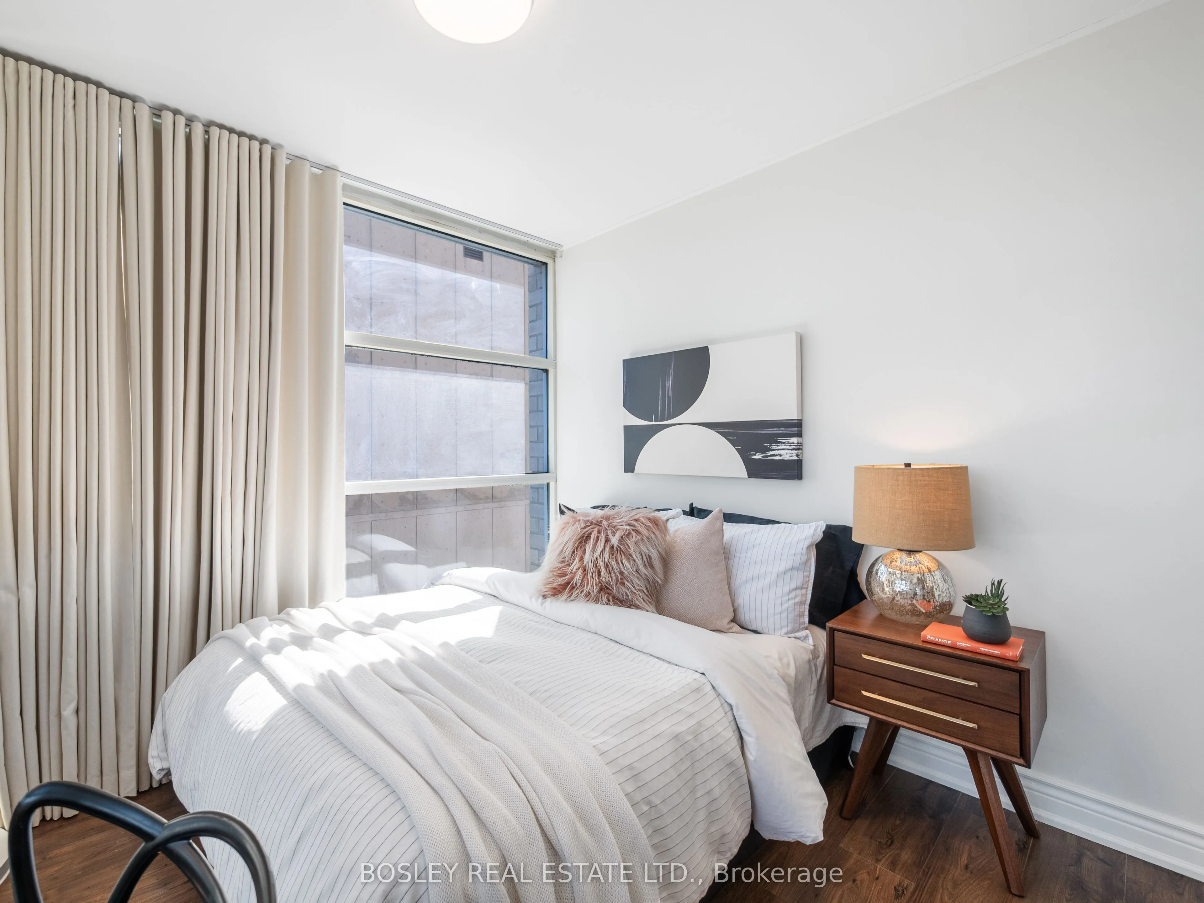 409 Bloor Street E, #903