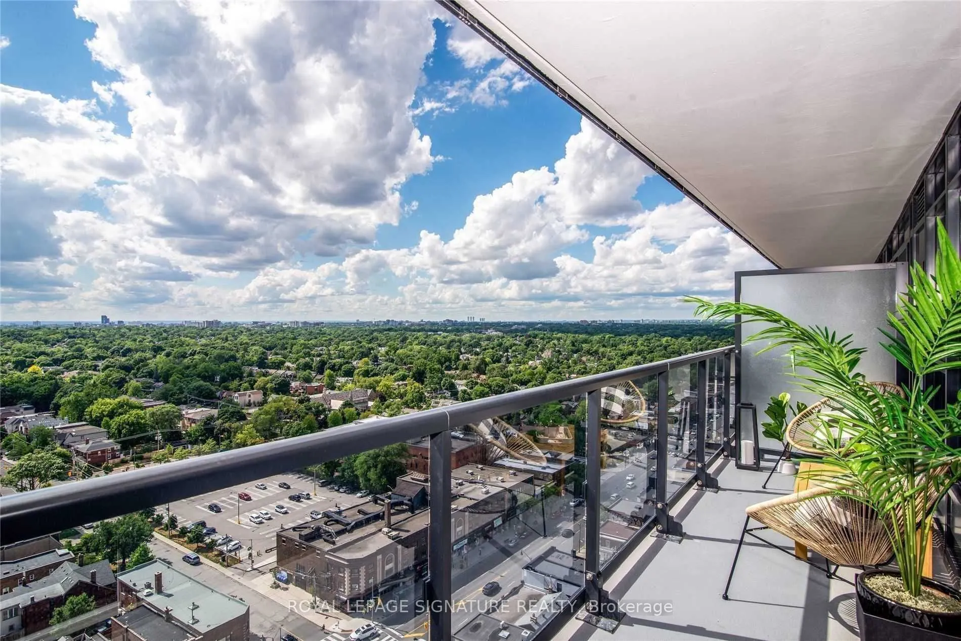 18 Erskine Avenue, #710