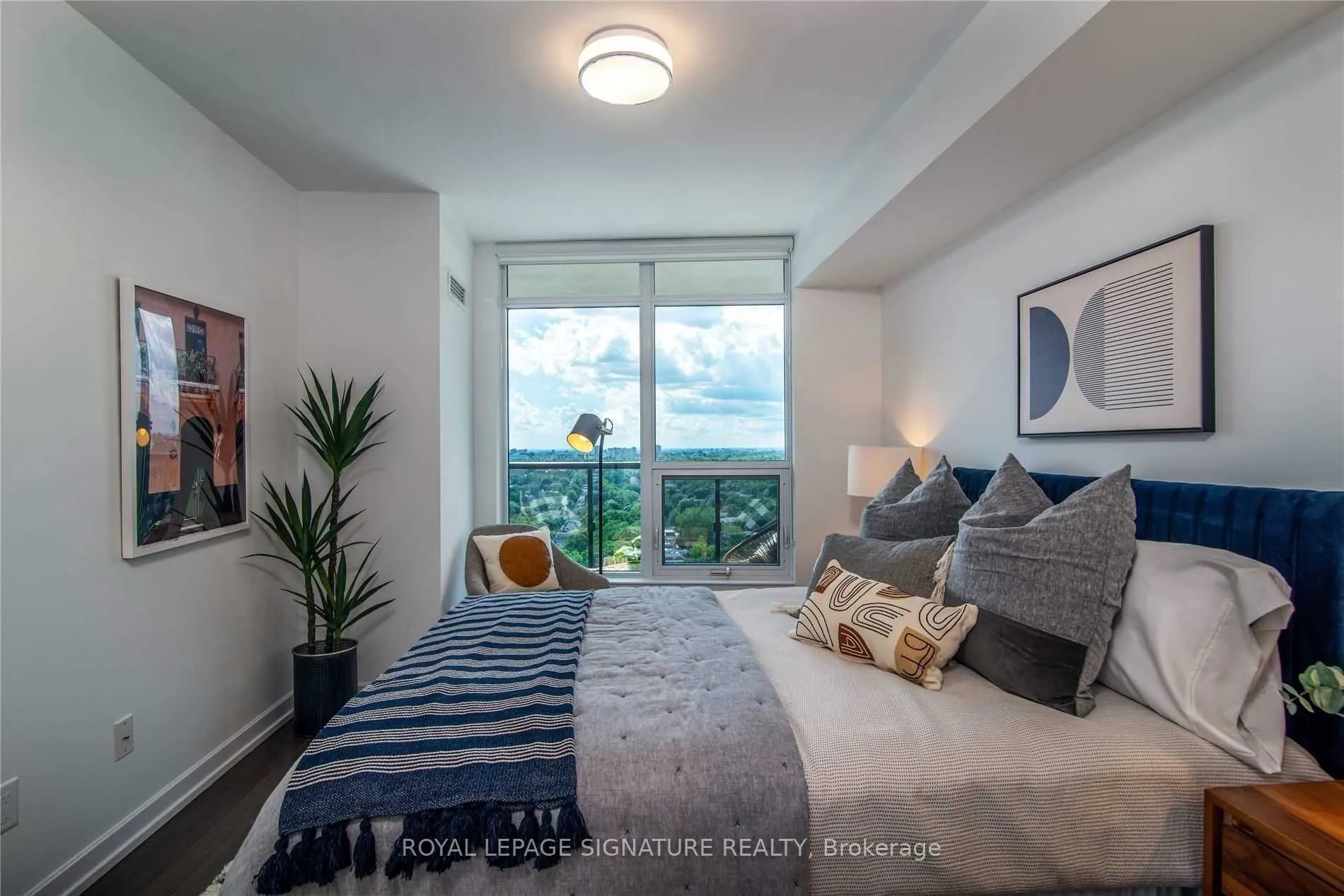18 Erskine Avenue, #710