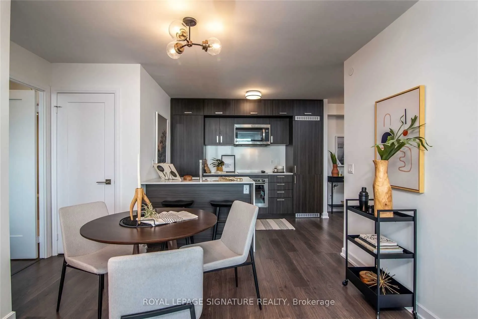 18 Erskine Avenue, #710