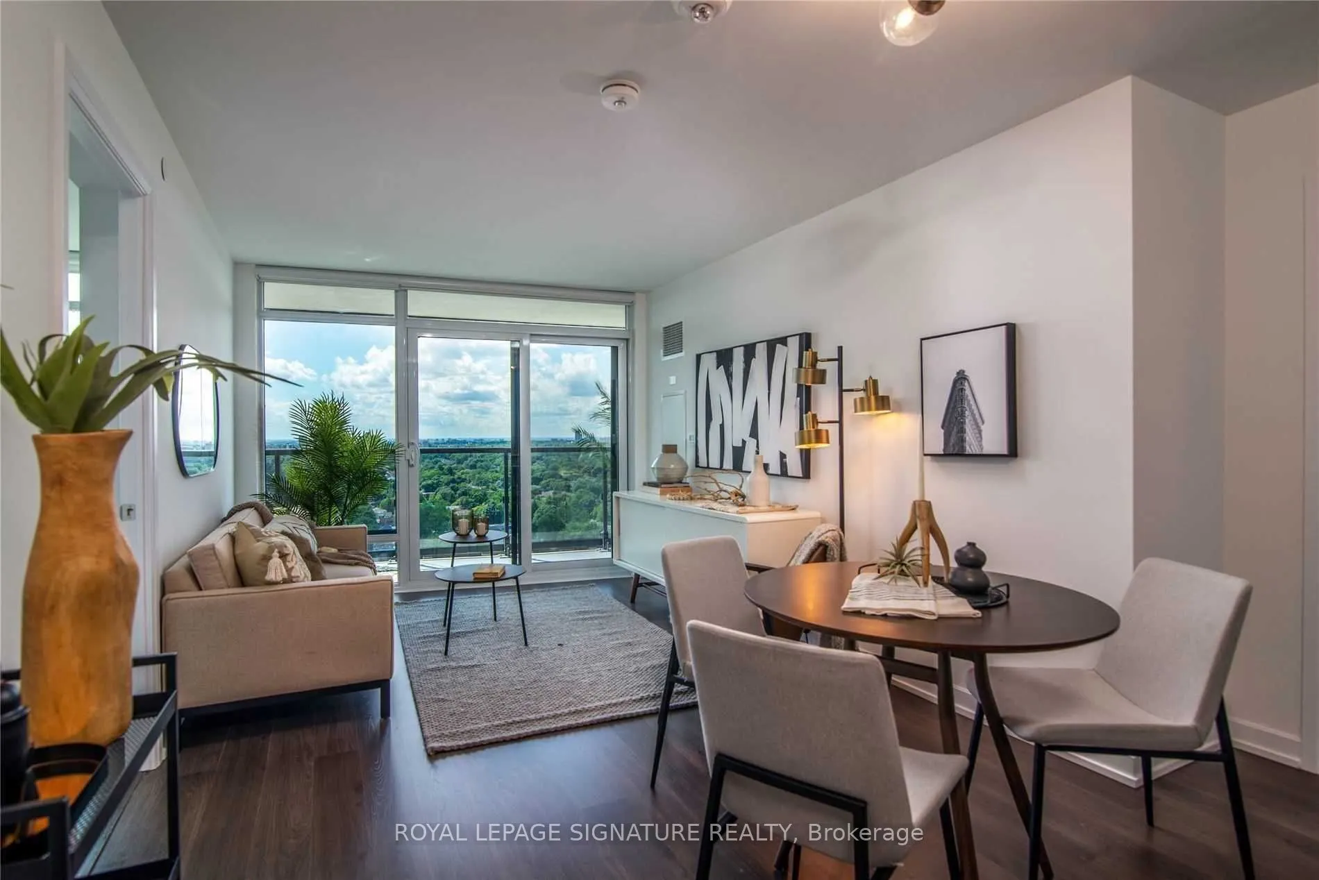 18 Erskine Avenue, #710