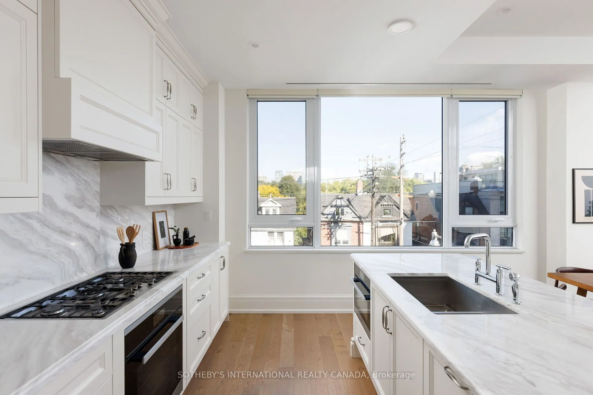 128 Hazelton Avenue, #301