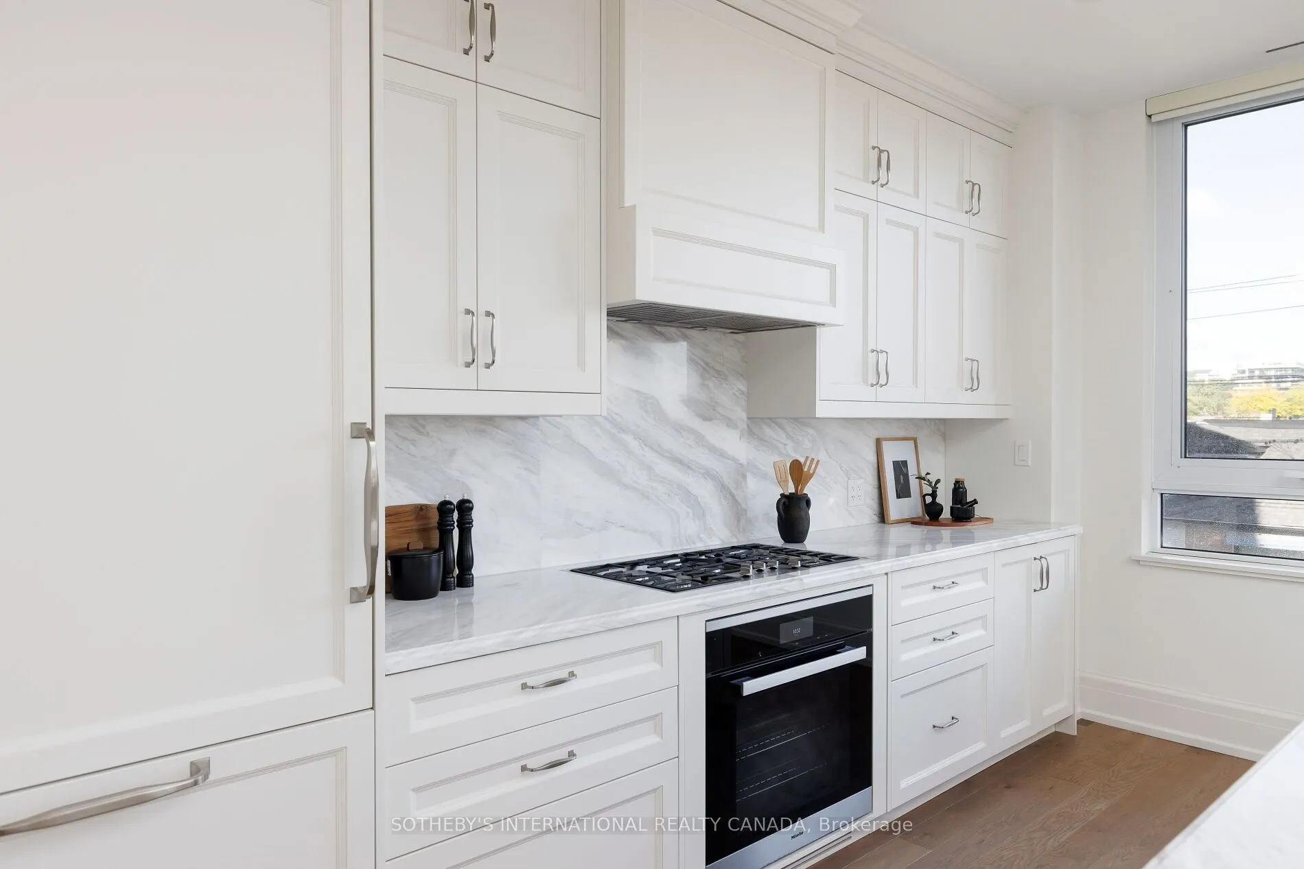 128 Hazelton Avenue, #301