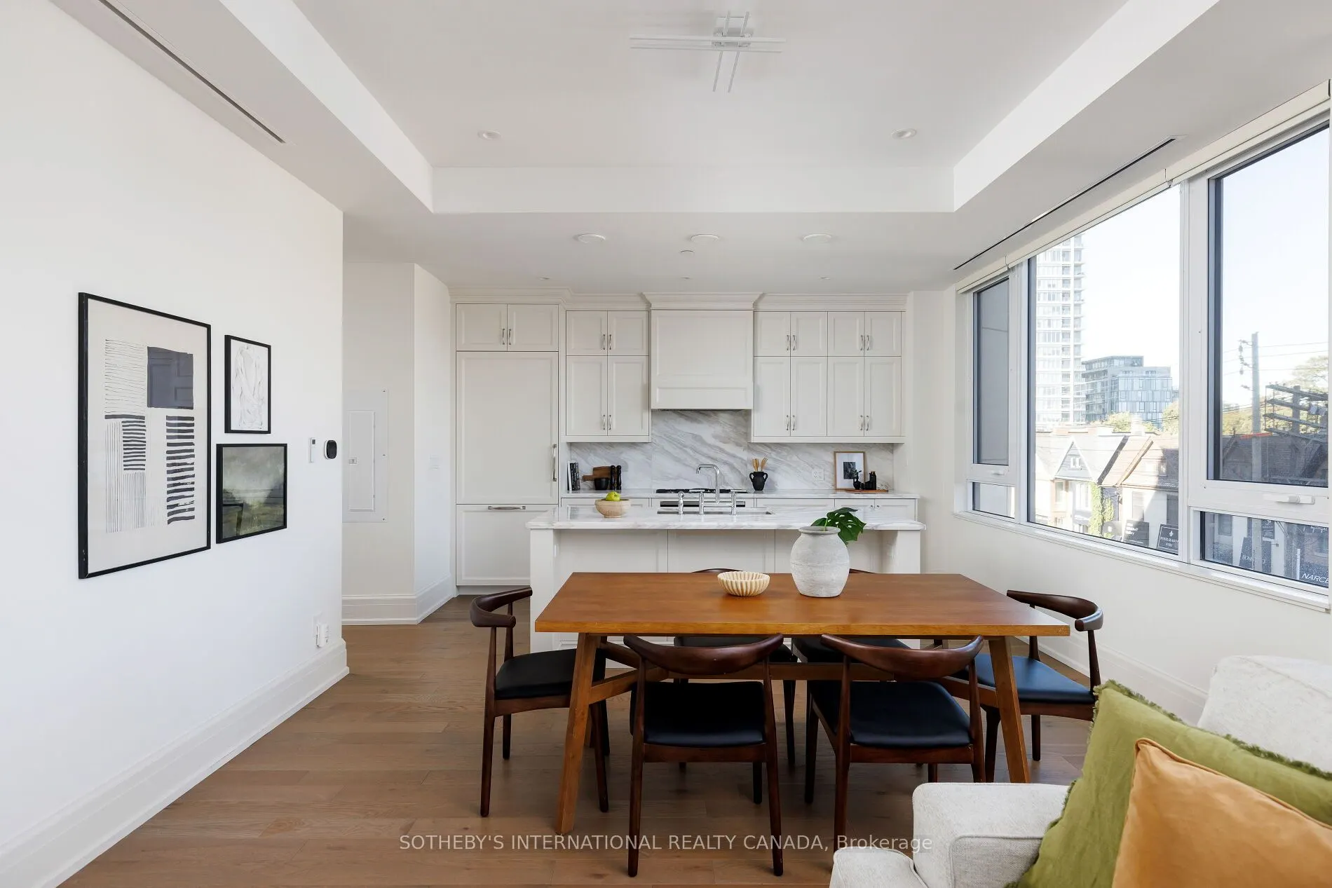 128 Hazelton Avenue, #301