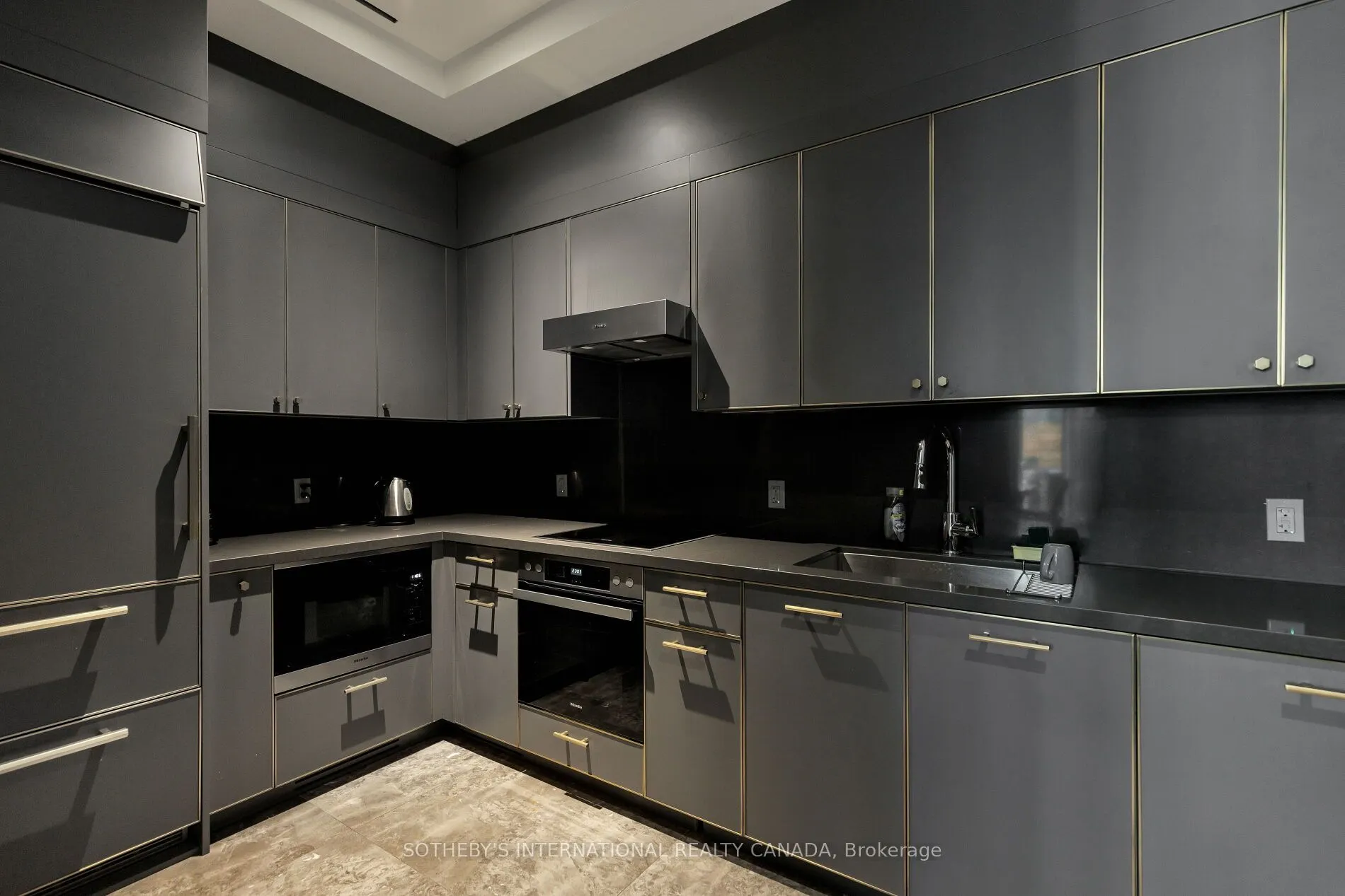 128 Hazelton Avenue, #301
