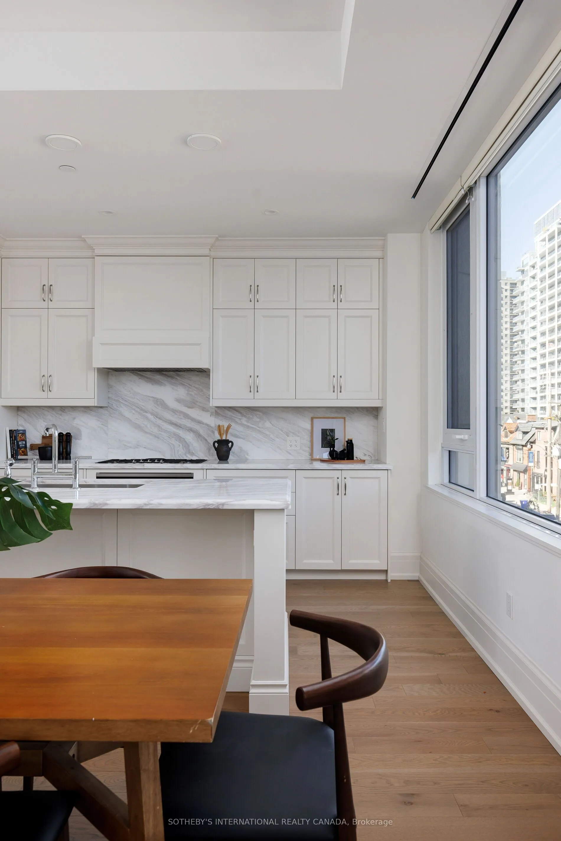 128 Hazelton Avenue, #301