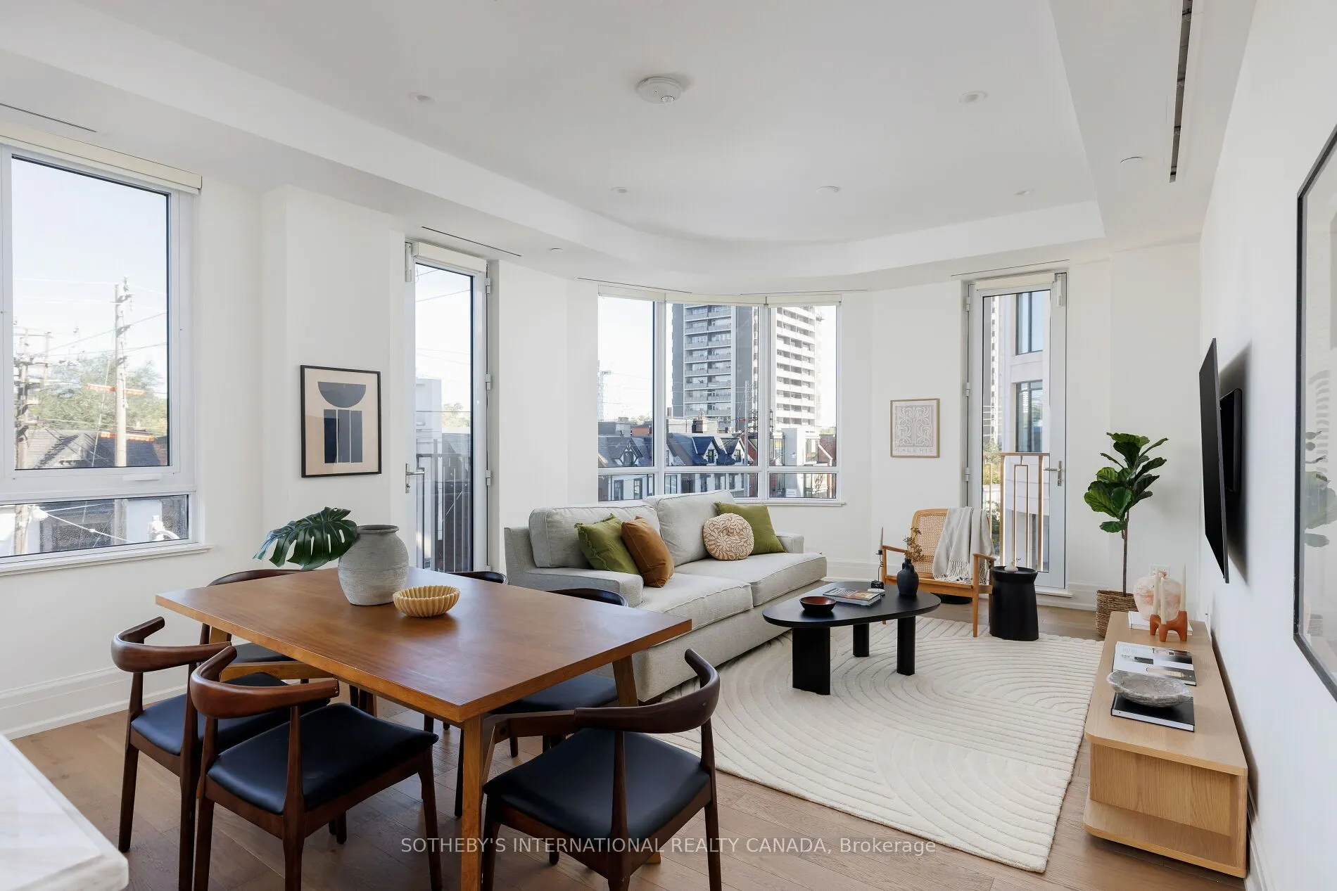 128 Hazelton Avenue, #301