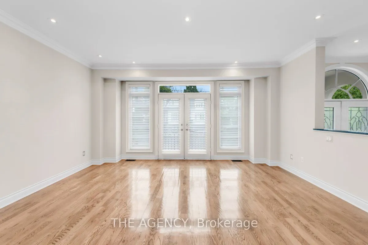 313 Broadway Avenue