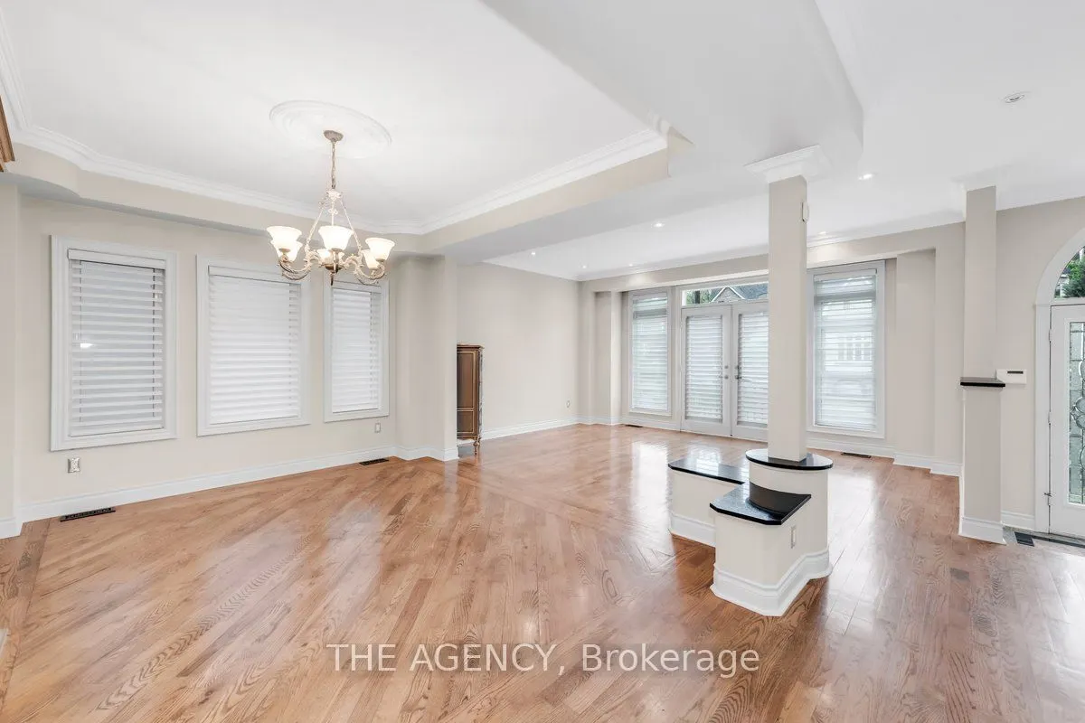 313 Broadway Avenue