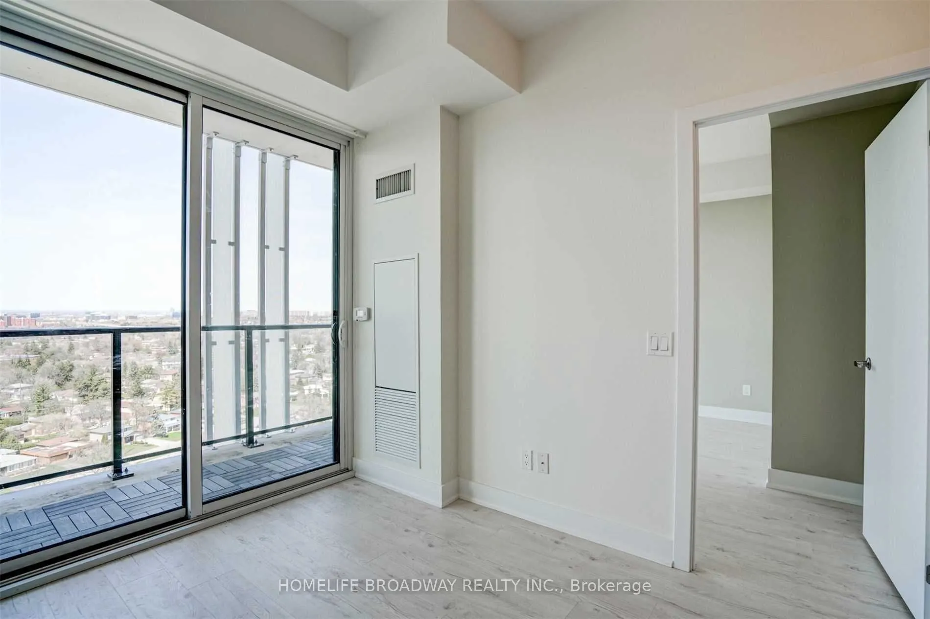 128 Fairview Mall Drive, #1607