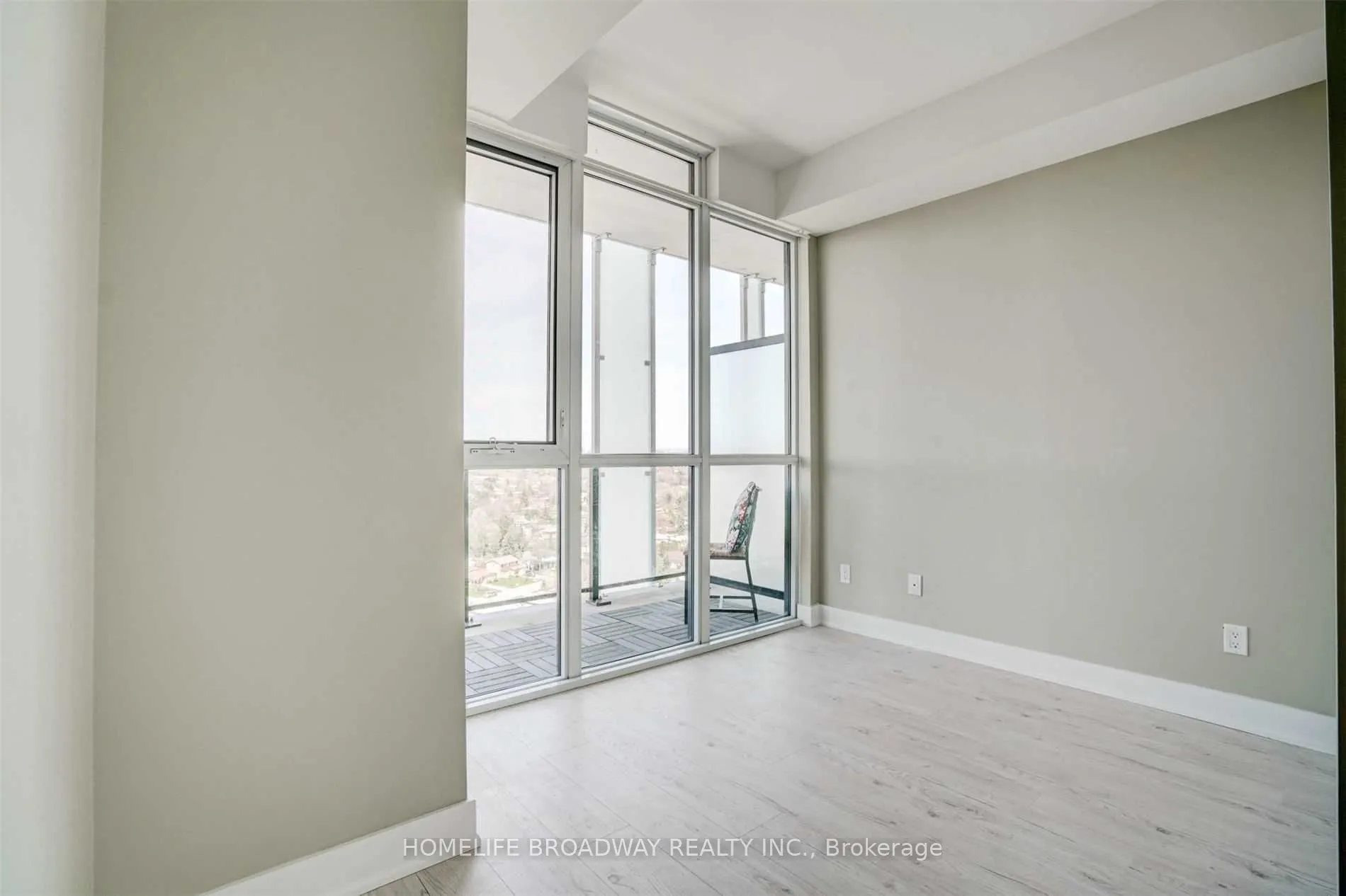128 Fairview Mall Drive, #1607