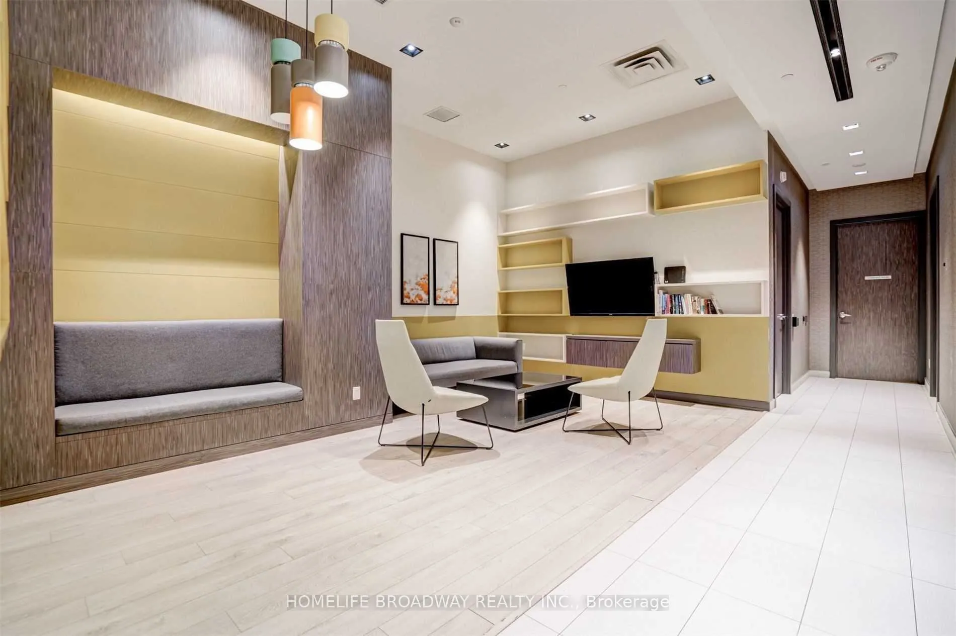 128 Fairview Mall Drive, #1607