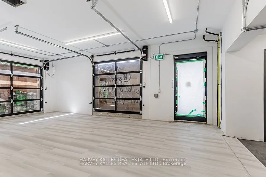 398 Spadina Avenue, #2