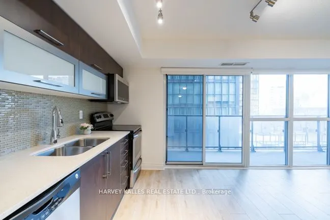 28 Ted Rogers Way, #403
