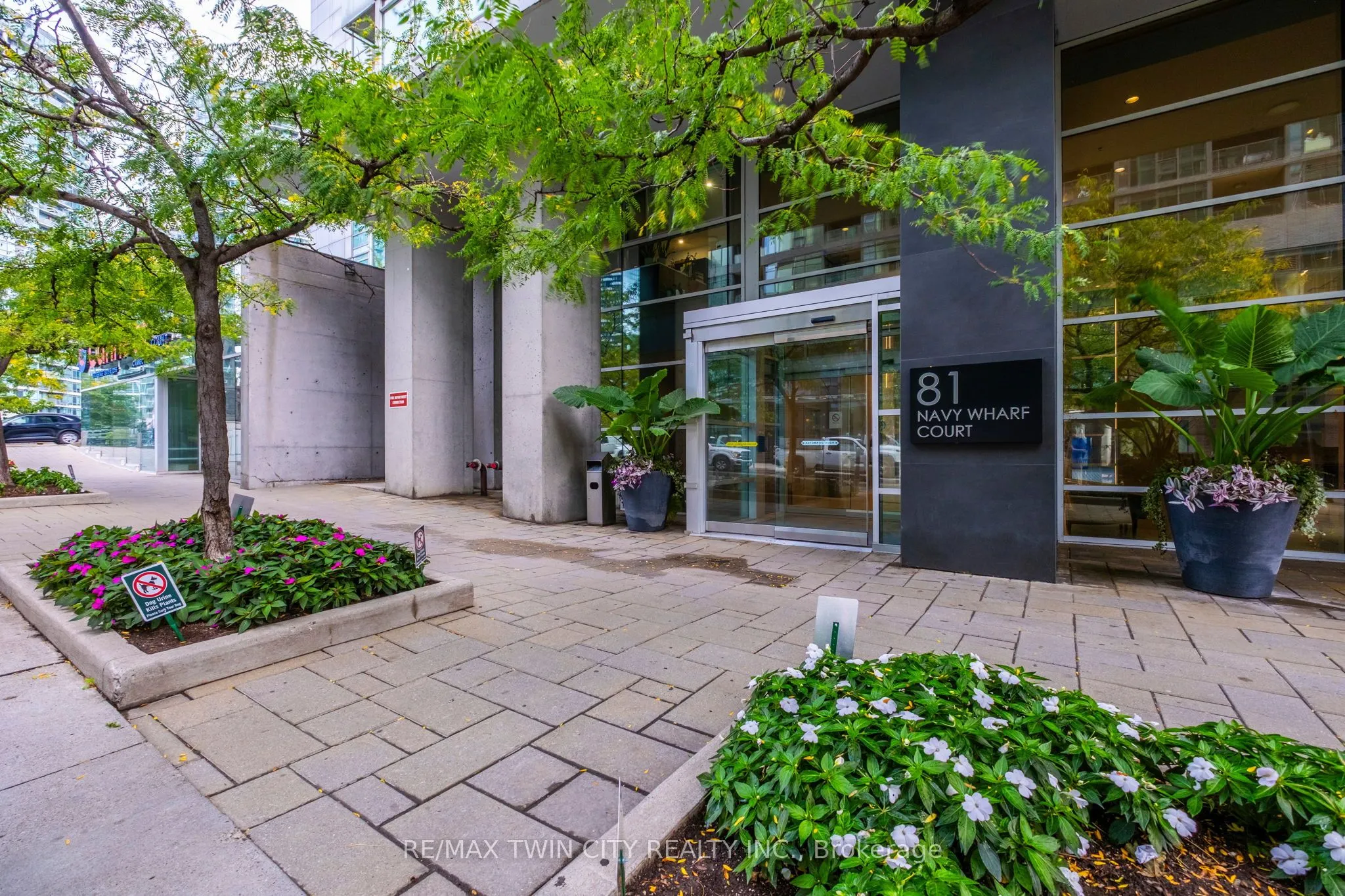 81 Navy Wharf Court, #201