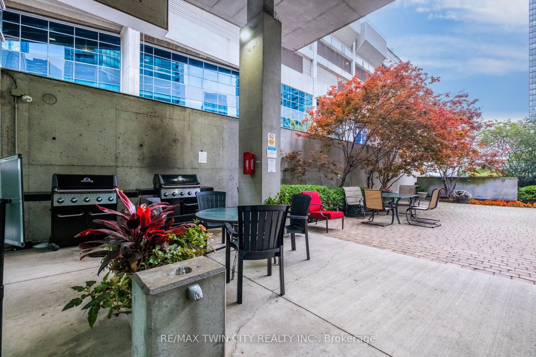 81 Navy Wharf Court, #201