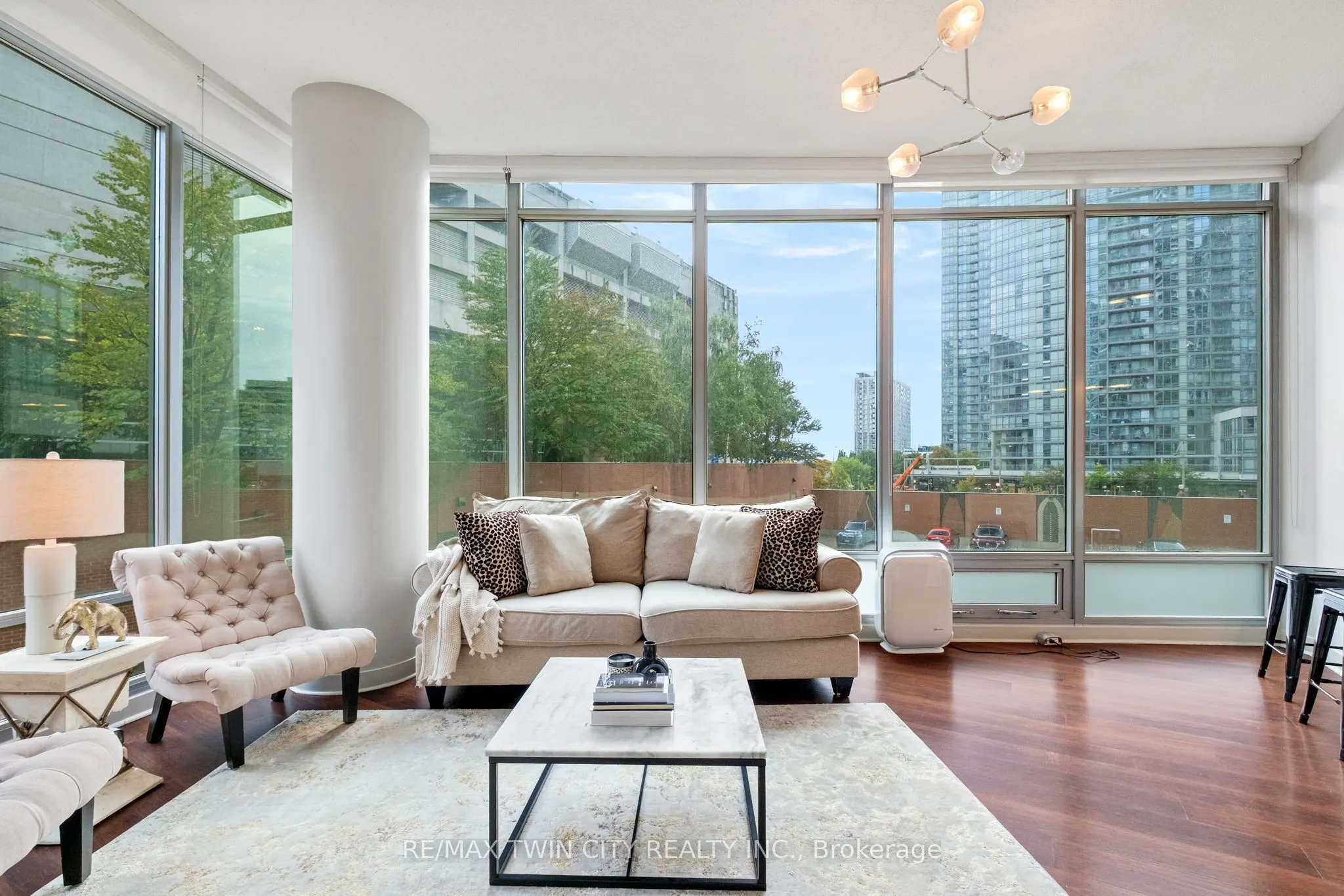 81 Navy Wharf Court, #201