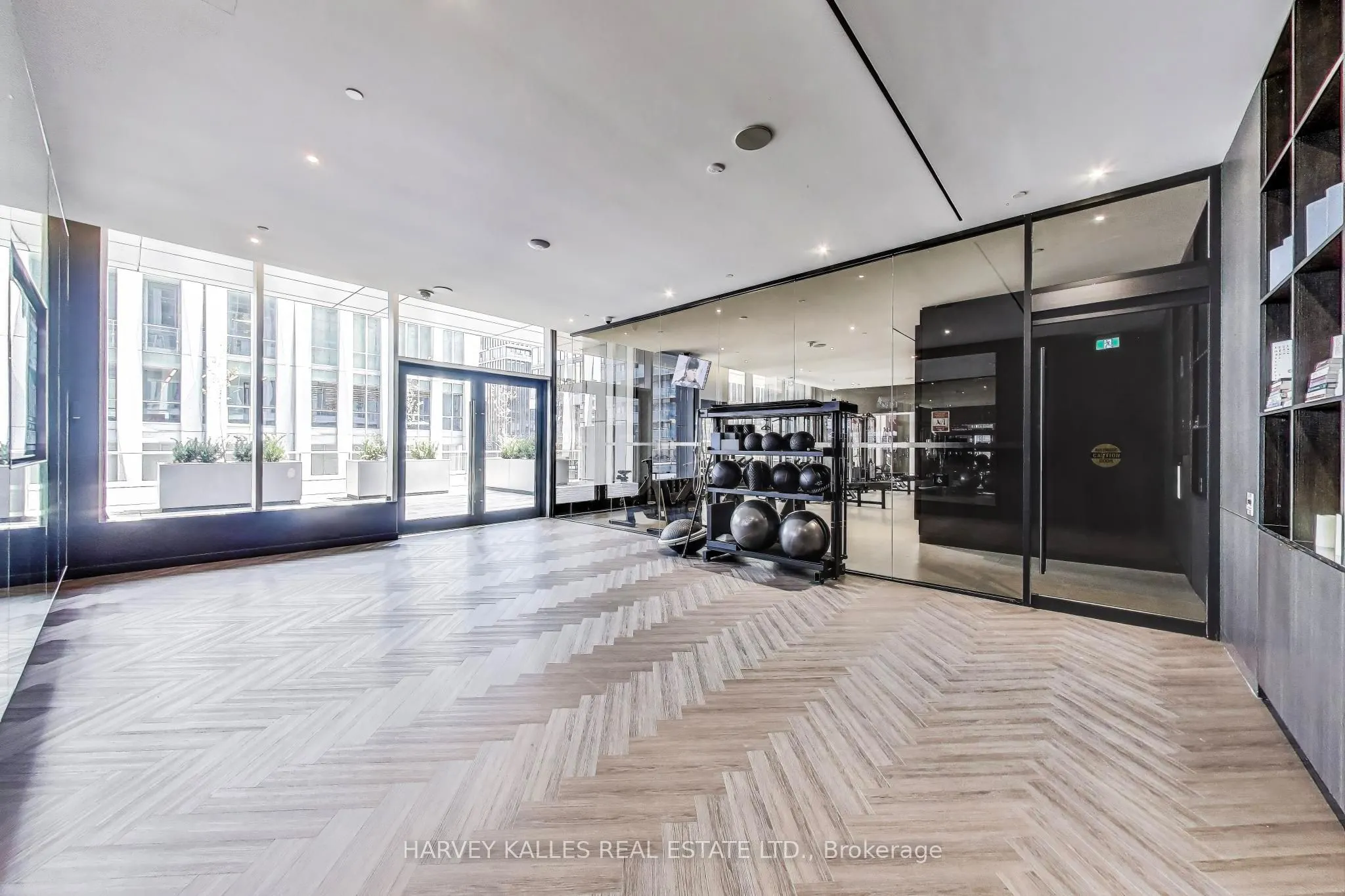 11 Yorkville Avenue, #2405