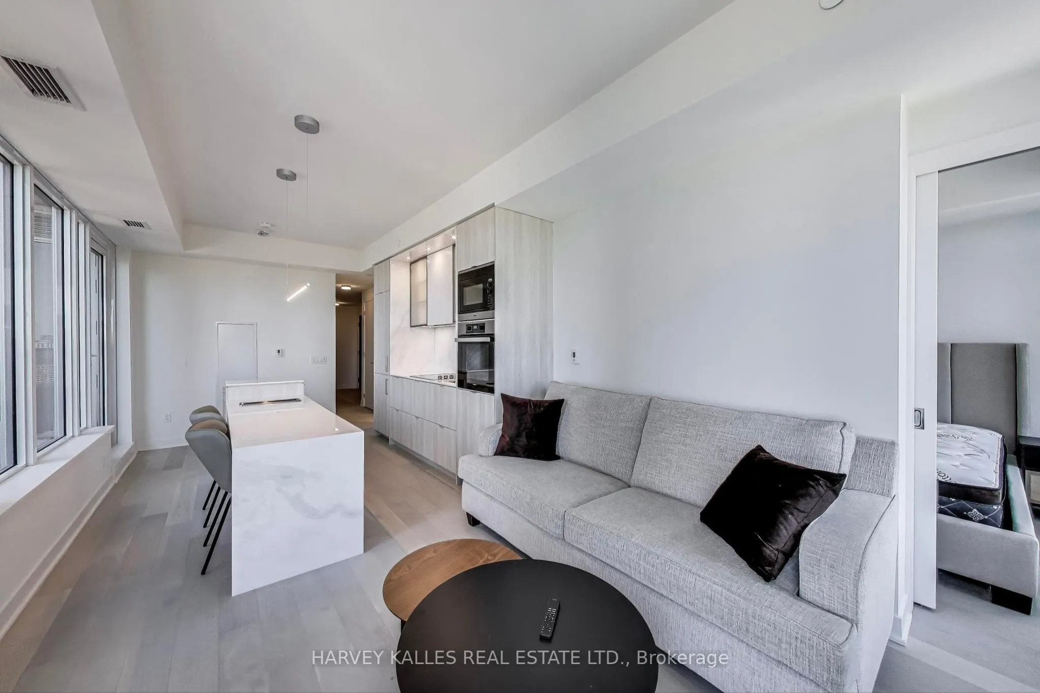 11 Yorkville Avenue, #2405