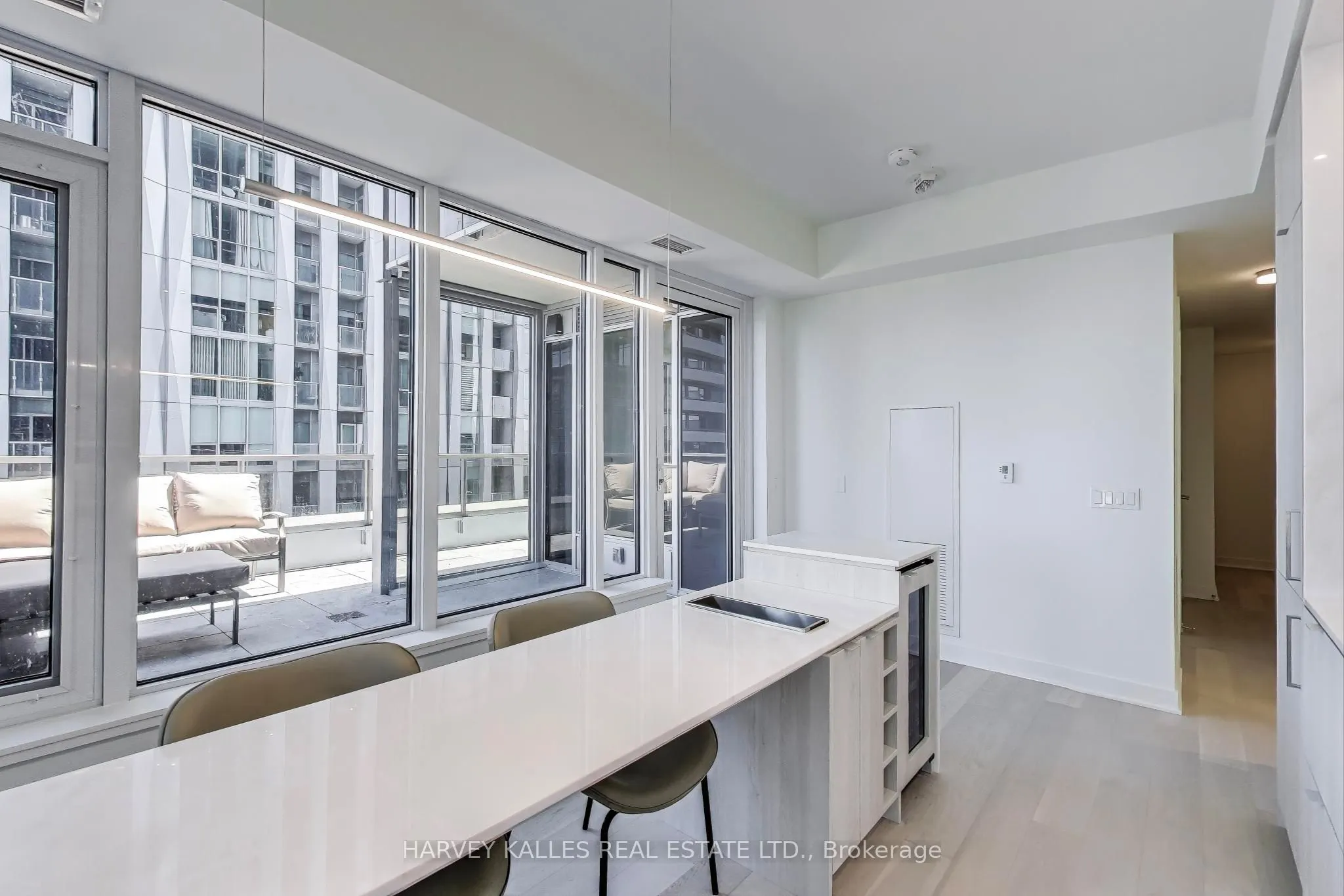 11 Yorkville Avenue, #2405
