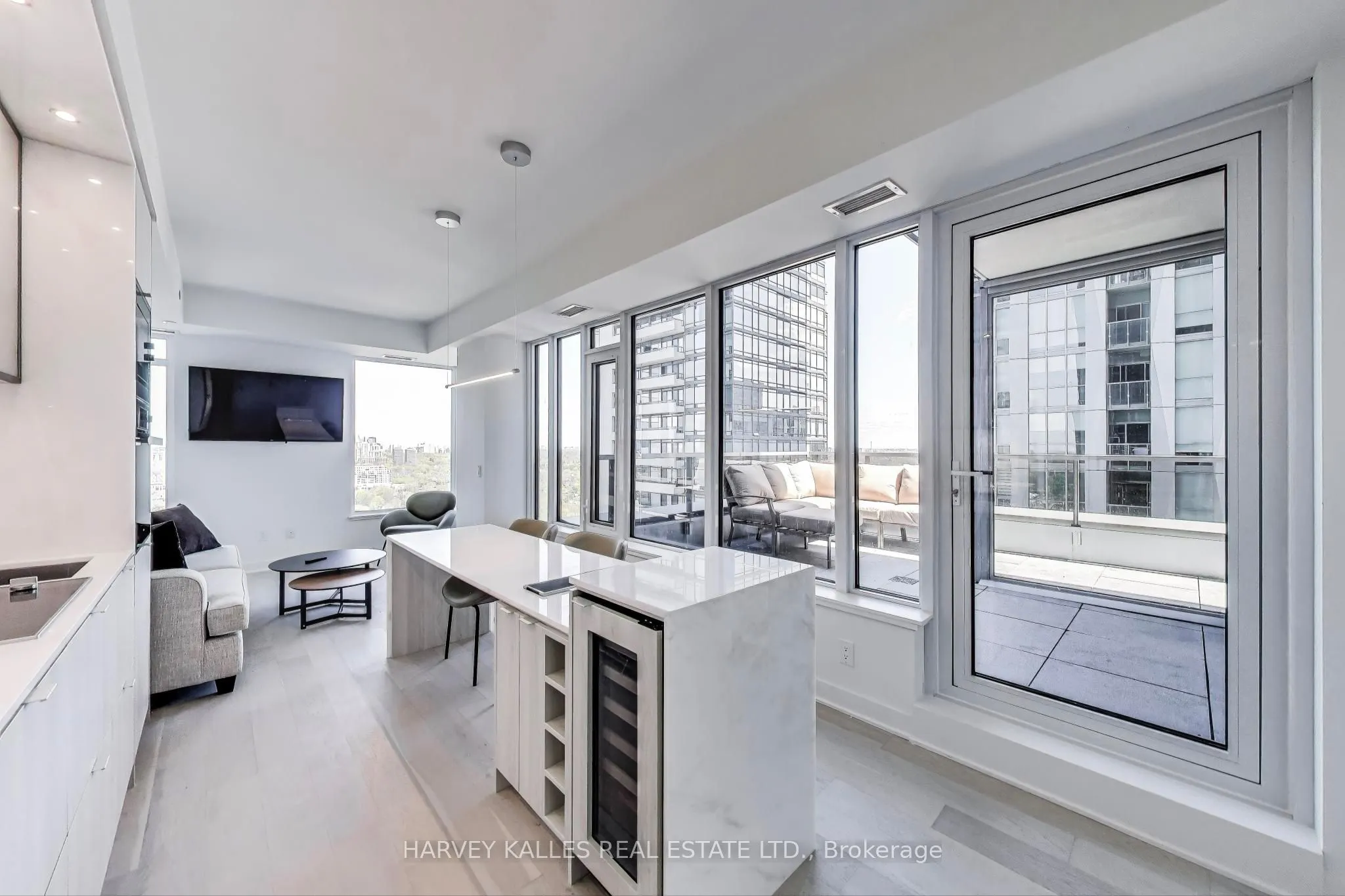 11 Yorkville Avenue, #2405