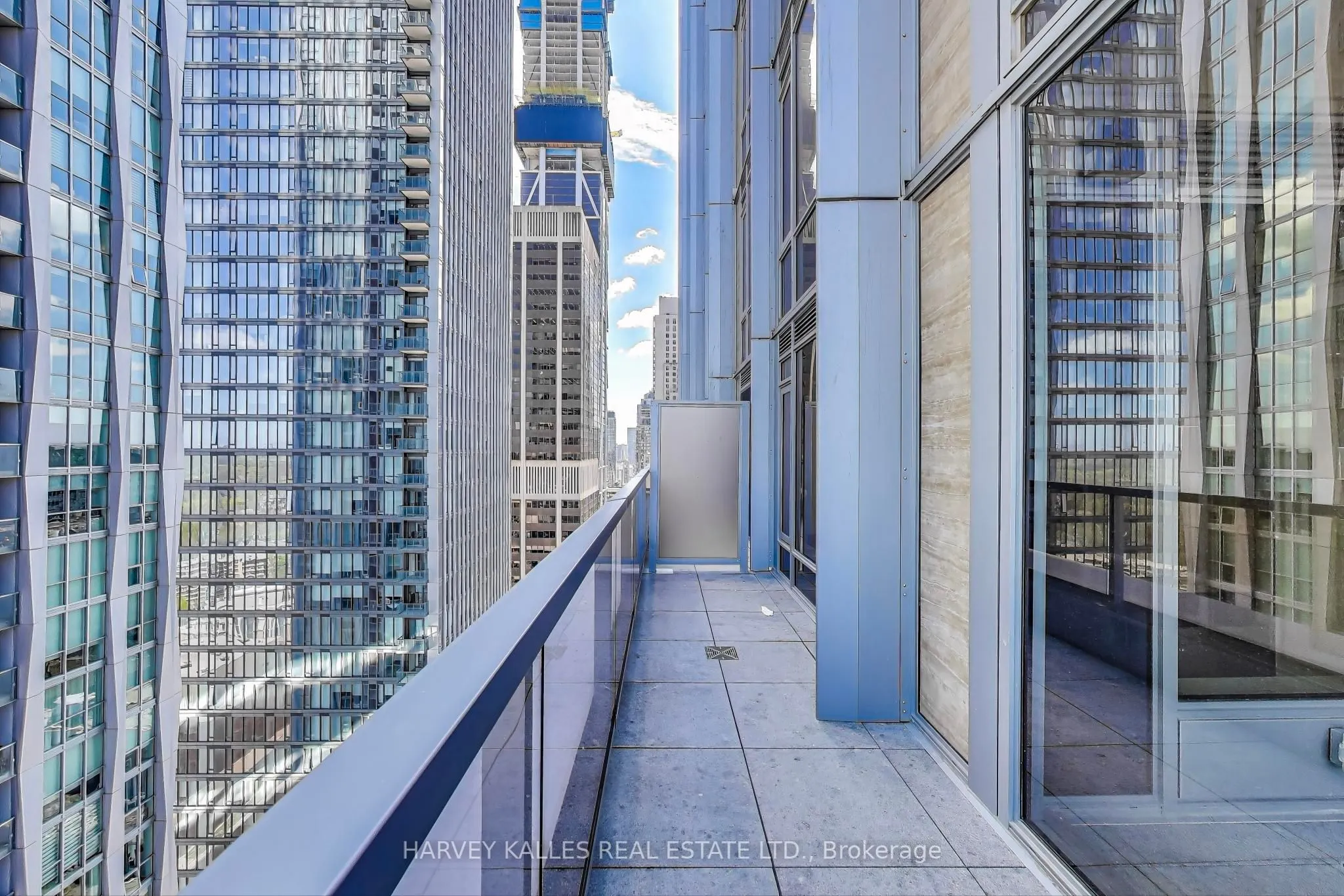 11 Yorkville Avenue, #2405