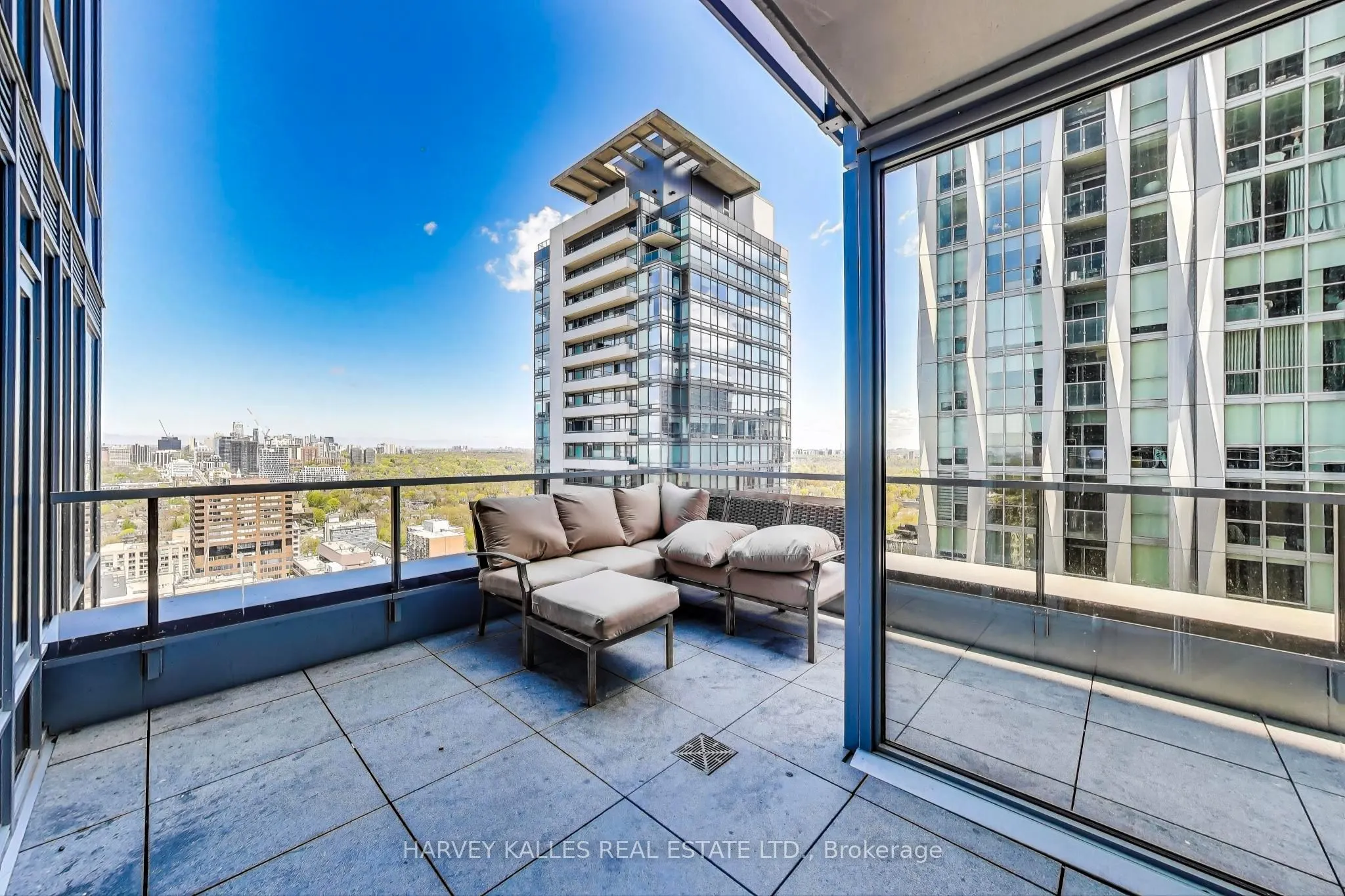 11 Yorkville Avenue, #2405