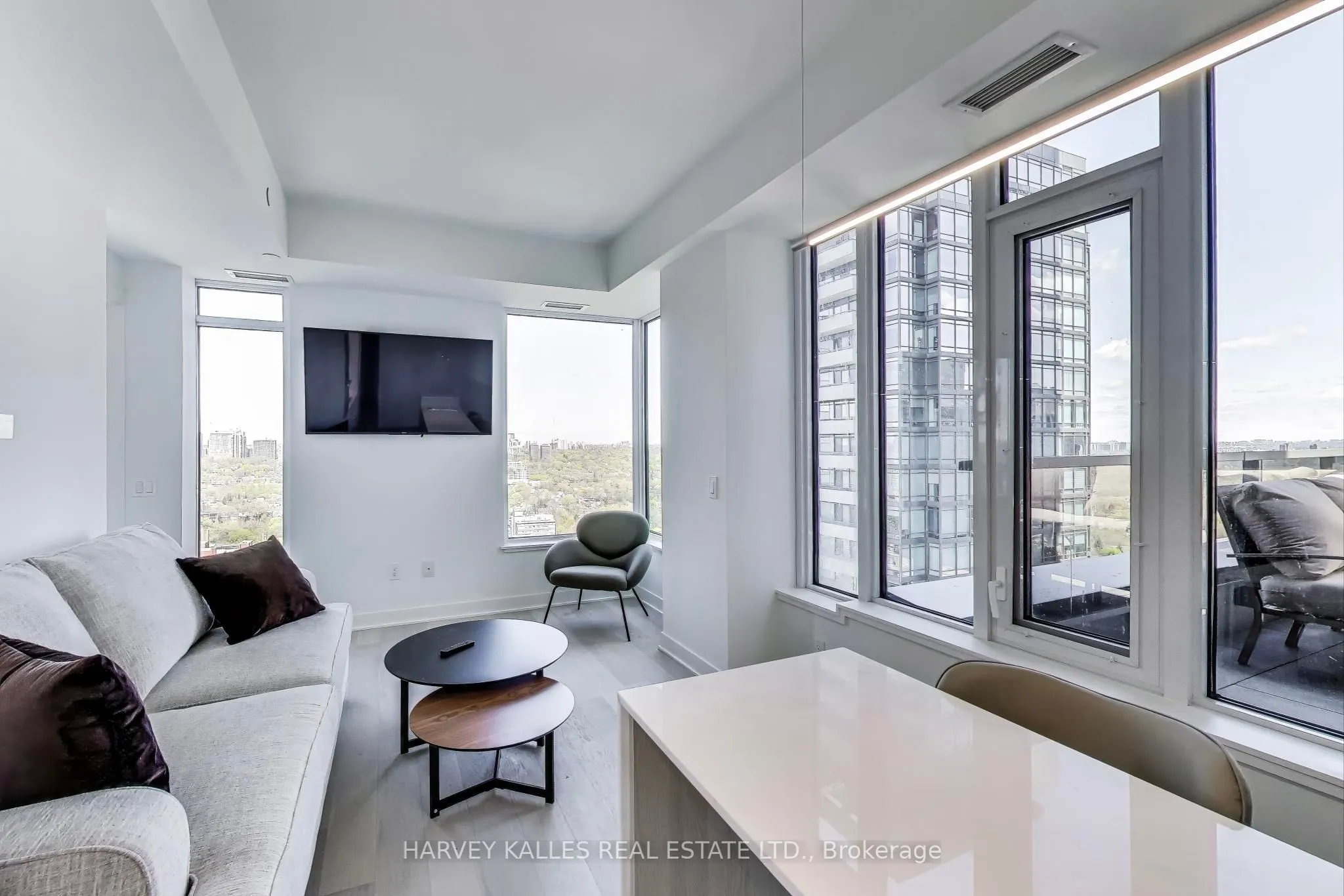 11 Yorkville Avenue, #2405