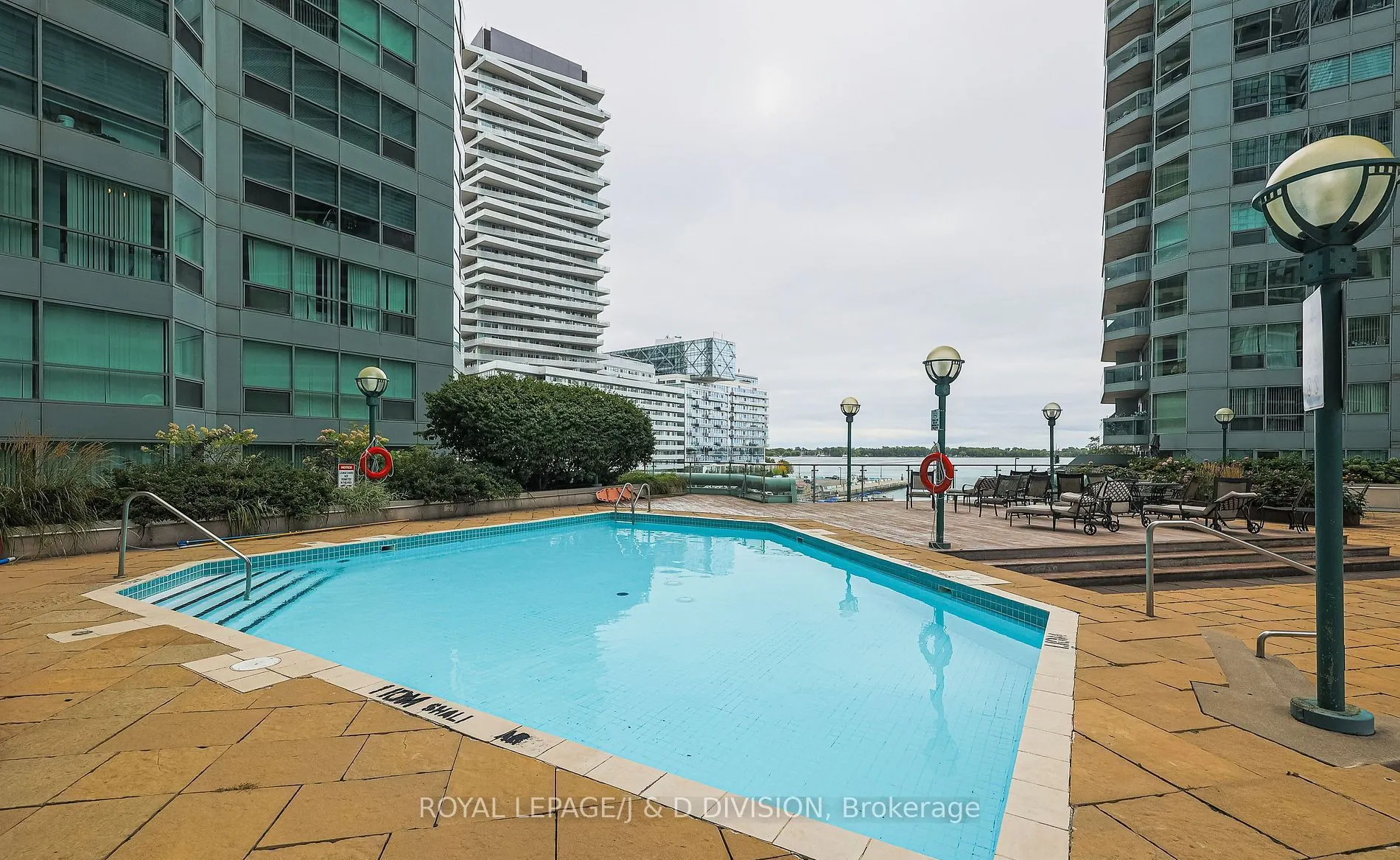 10 Queens Quay W, #706