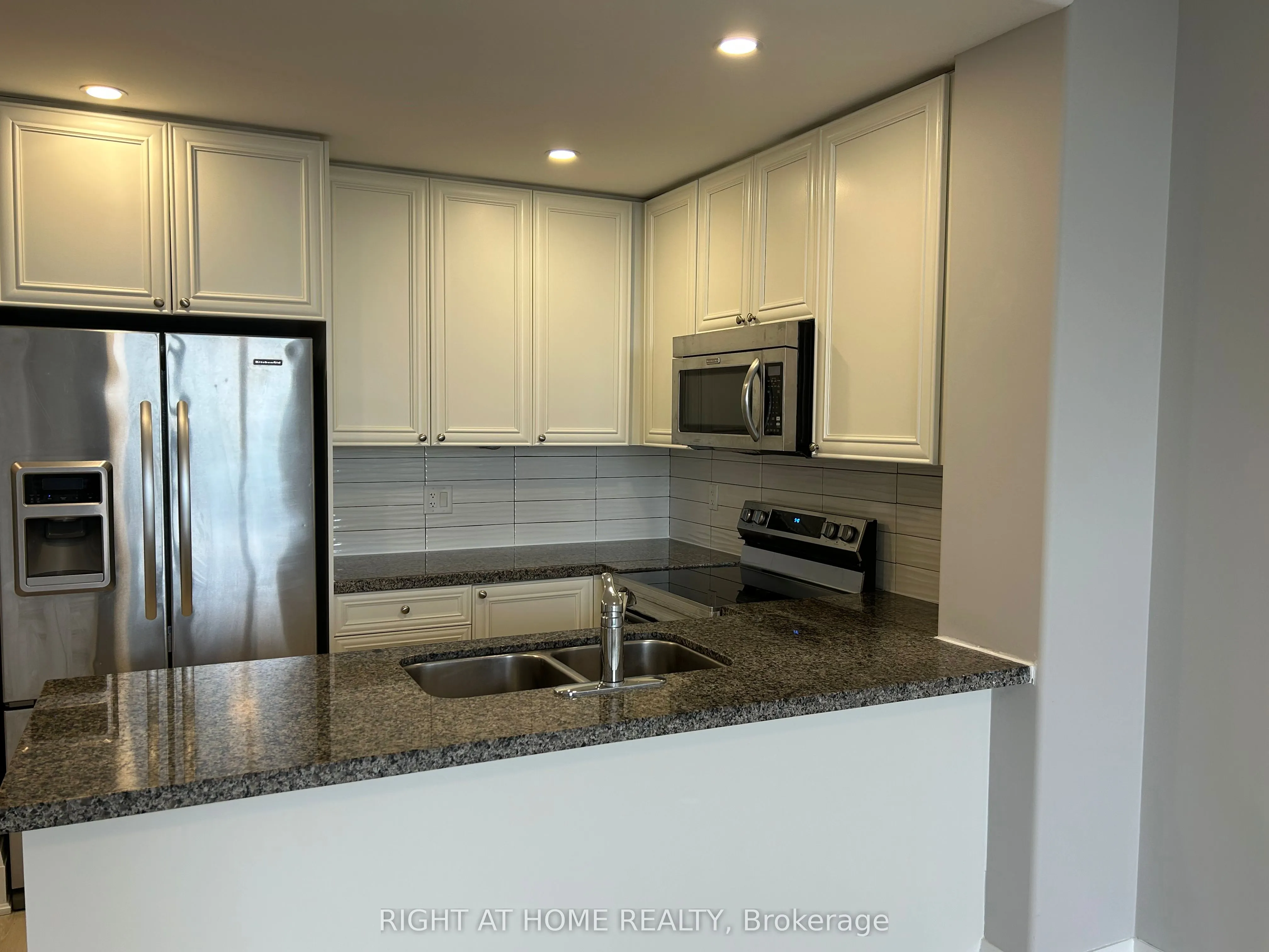 100 Harrison Garden Boulevard, #GPH23