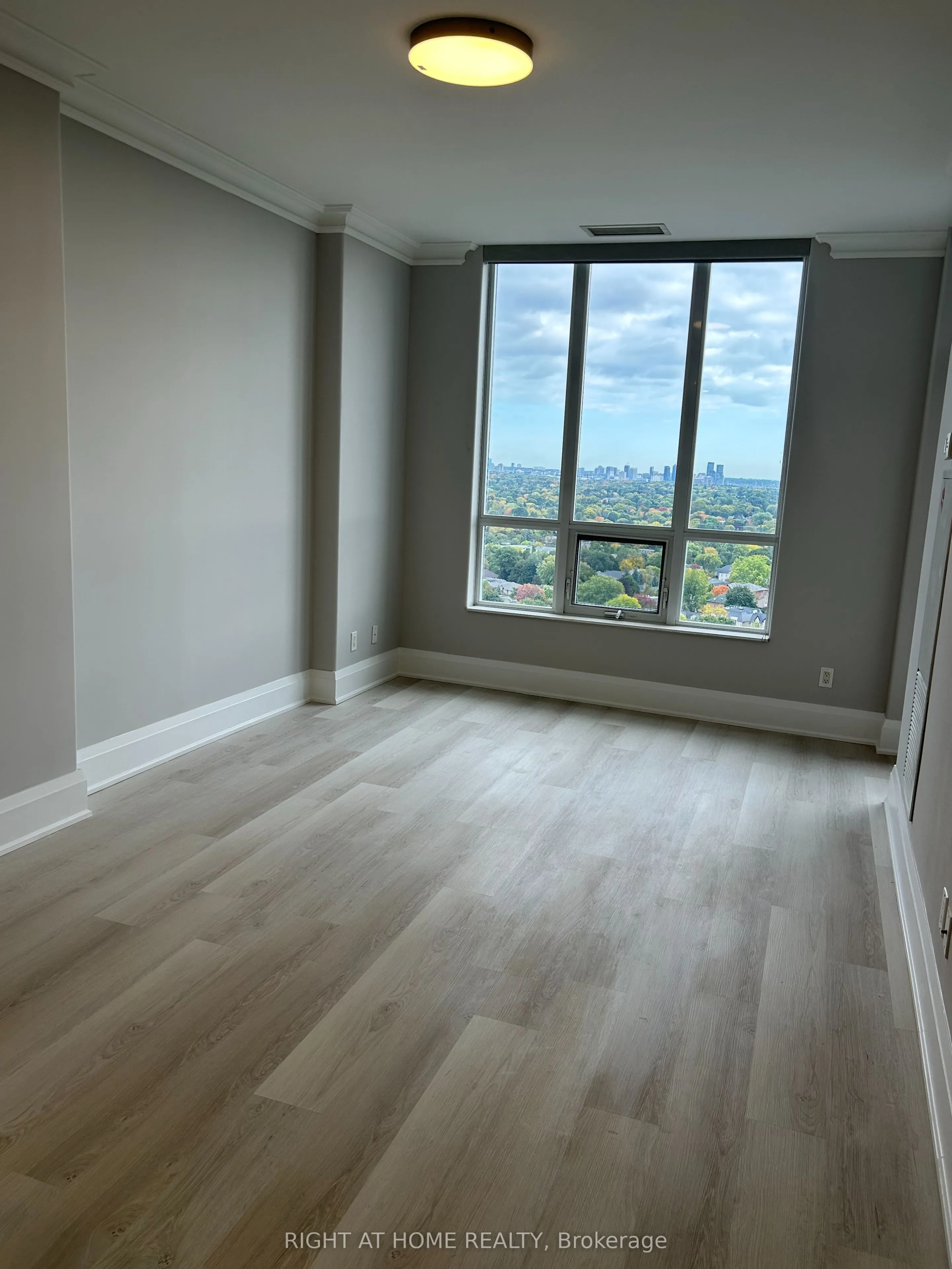 100 Harrison Garden Boulevard, #GPH23