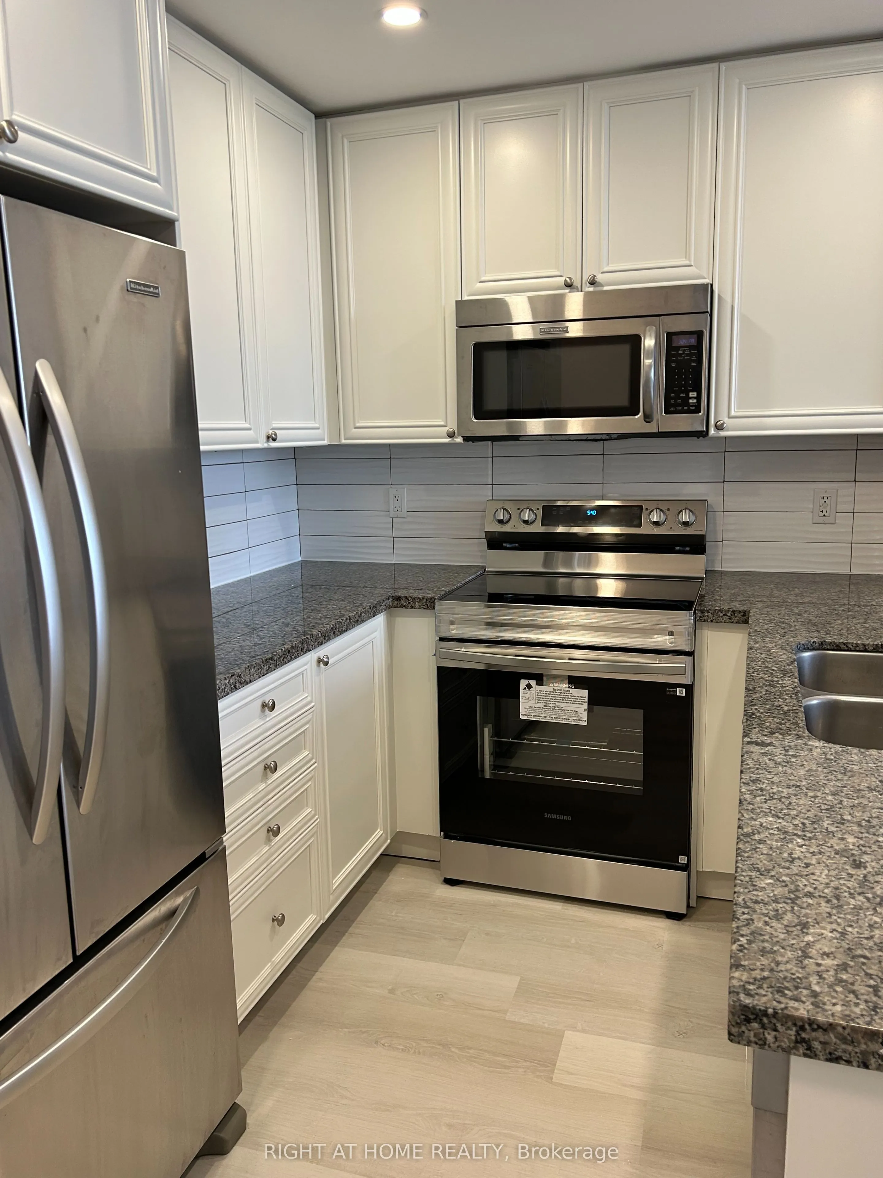 100 Harrison Garden Boulevard, #GPH23