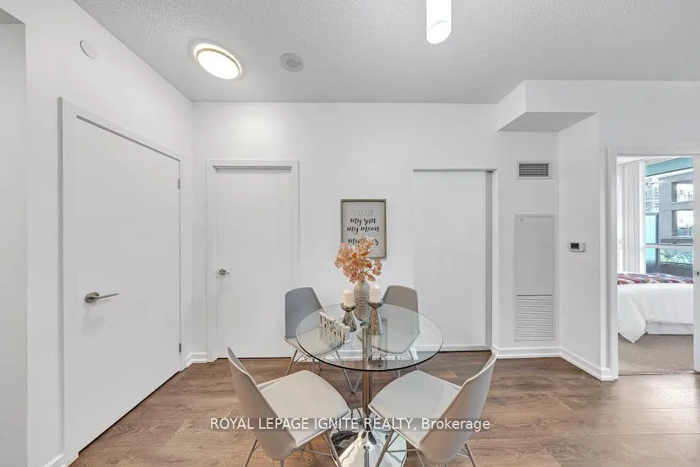 52 Forest Manor Road, #207