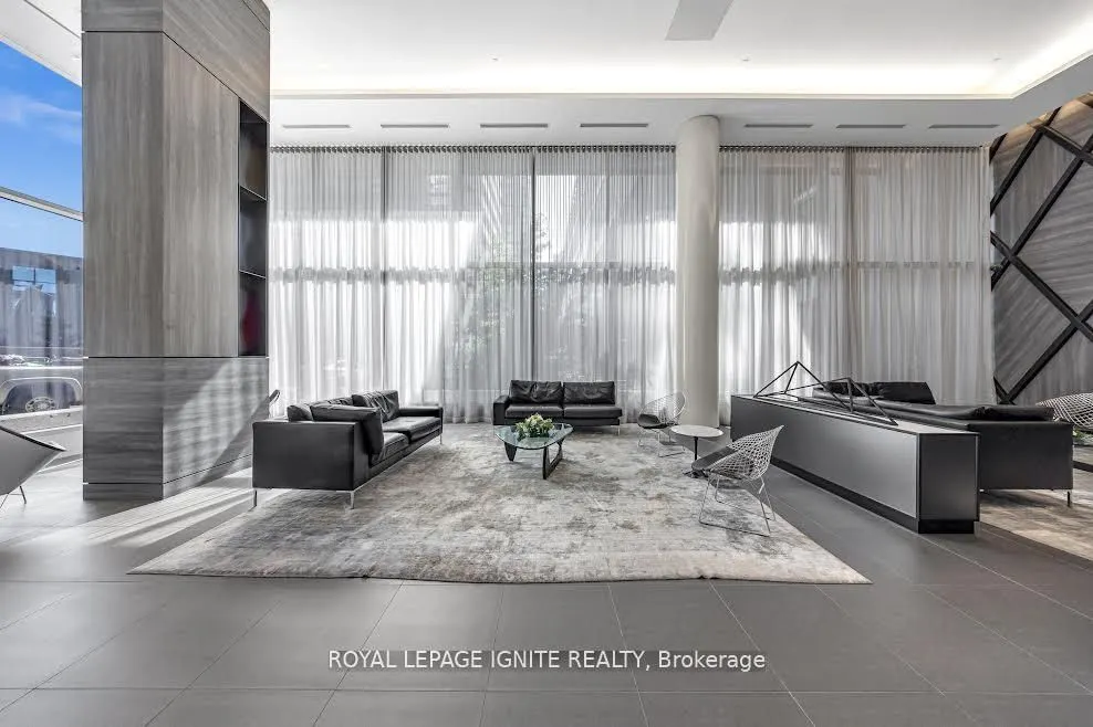52 Forest Manor Road, #207