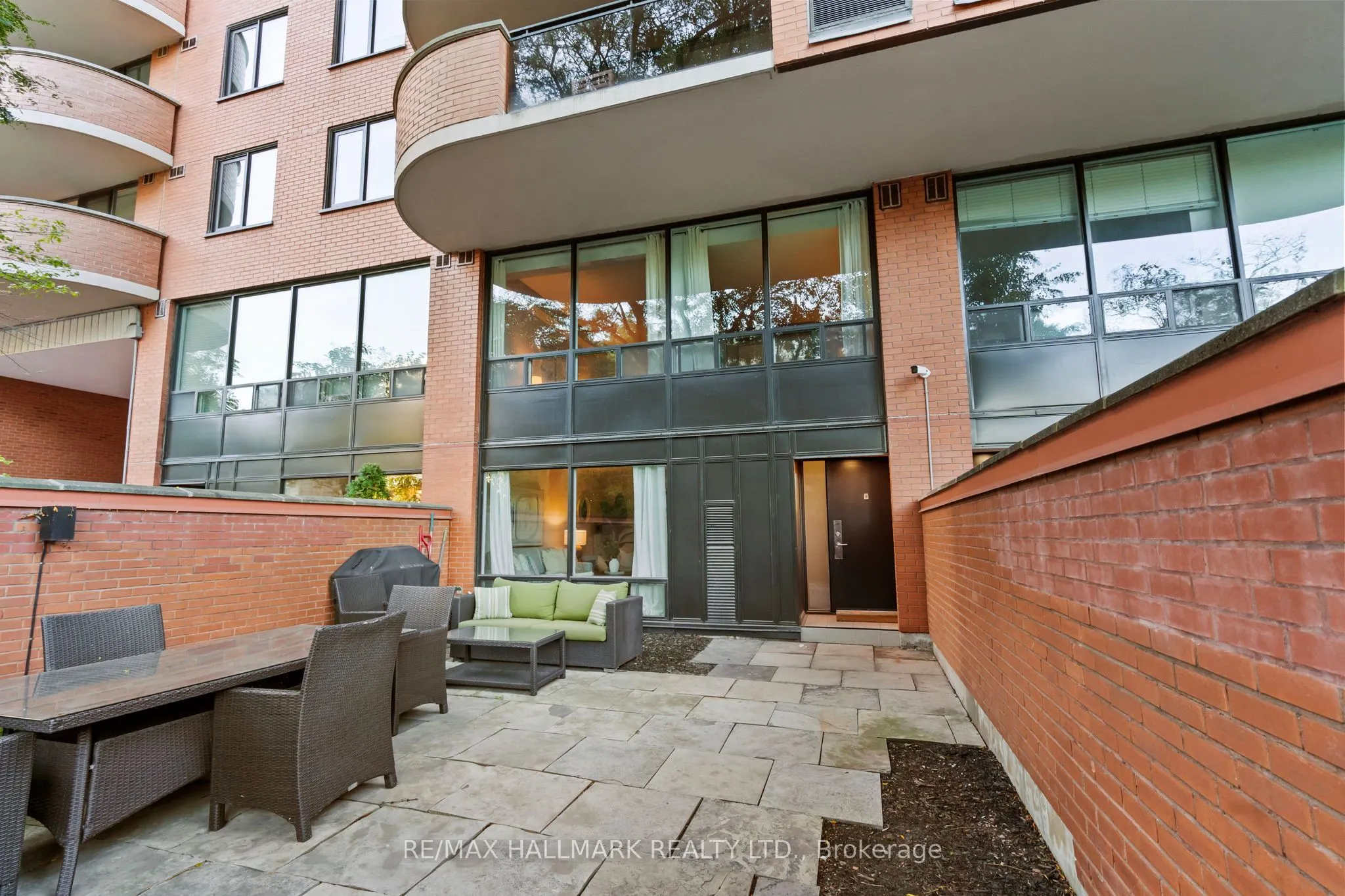 260 Heath Street W, #TH 15