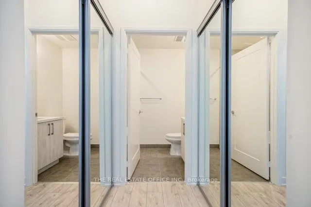 27 Bathurst Street, #815W