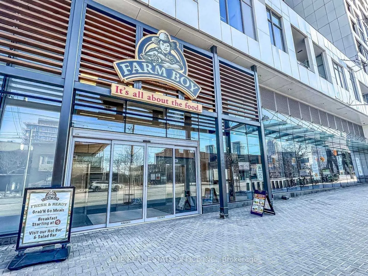 27 Bathurst Street, #815W