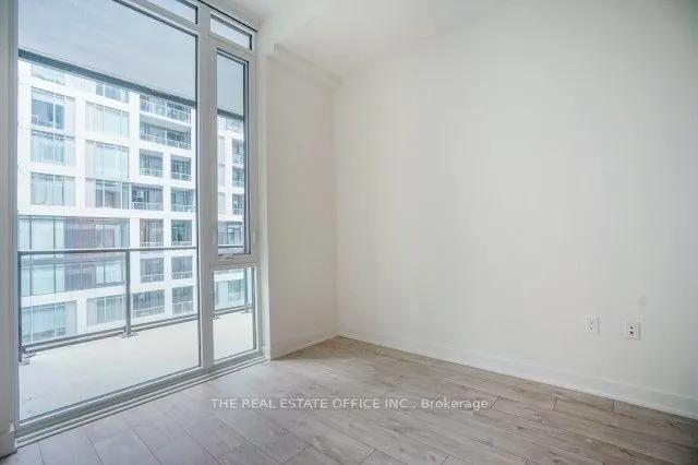 27 Bathurst Street, #815W