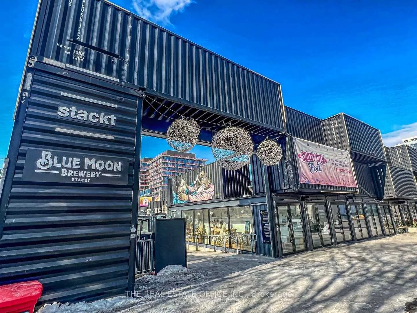 27 Bathurst Street, #815W