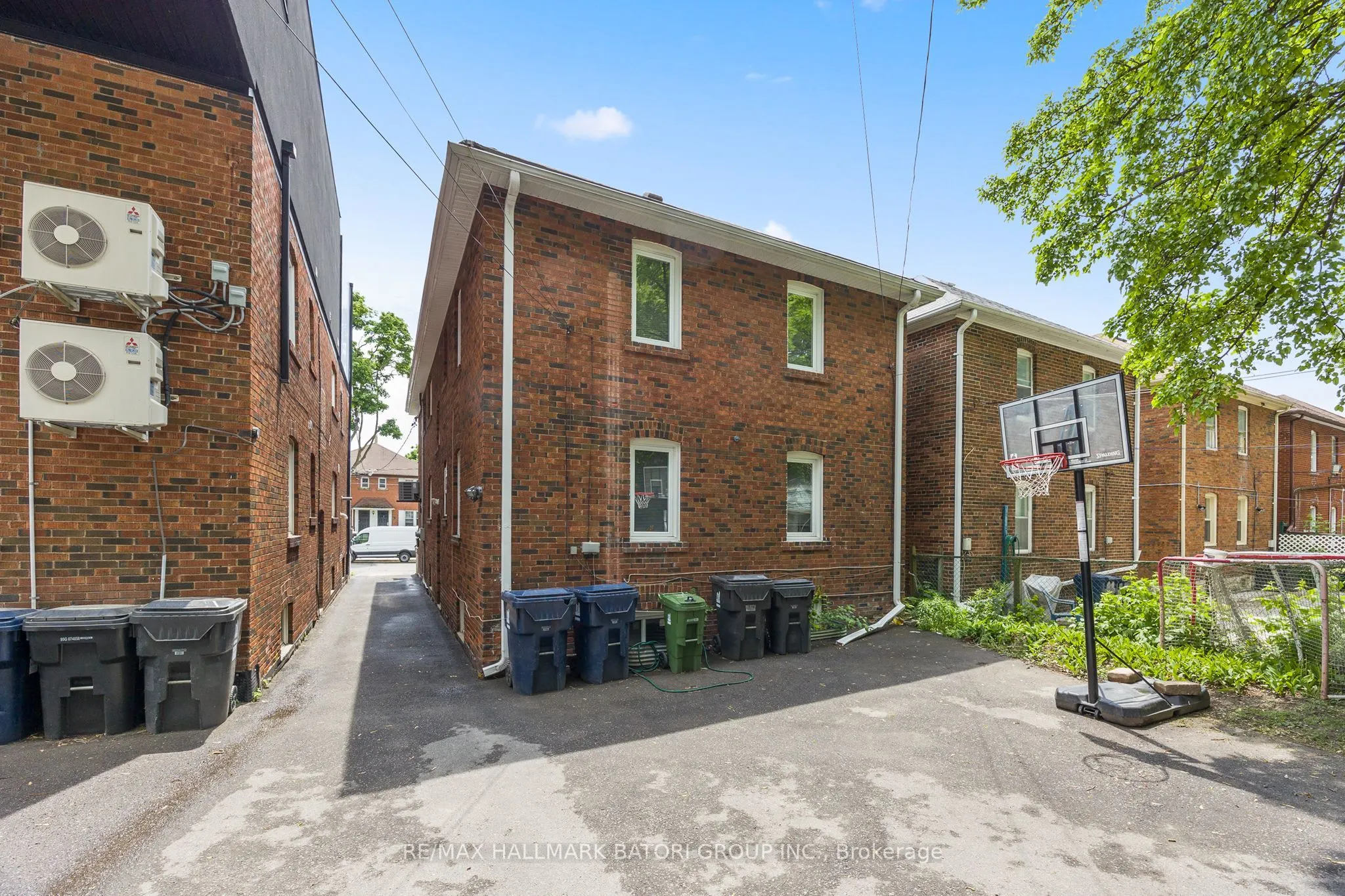 70 Burnaby Boulevard, #Main