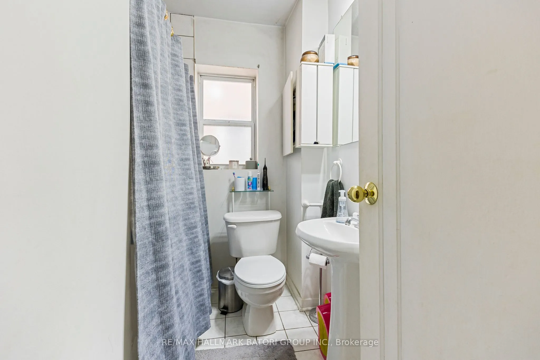 70 Burnaby Boulevard, #Main