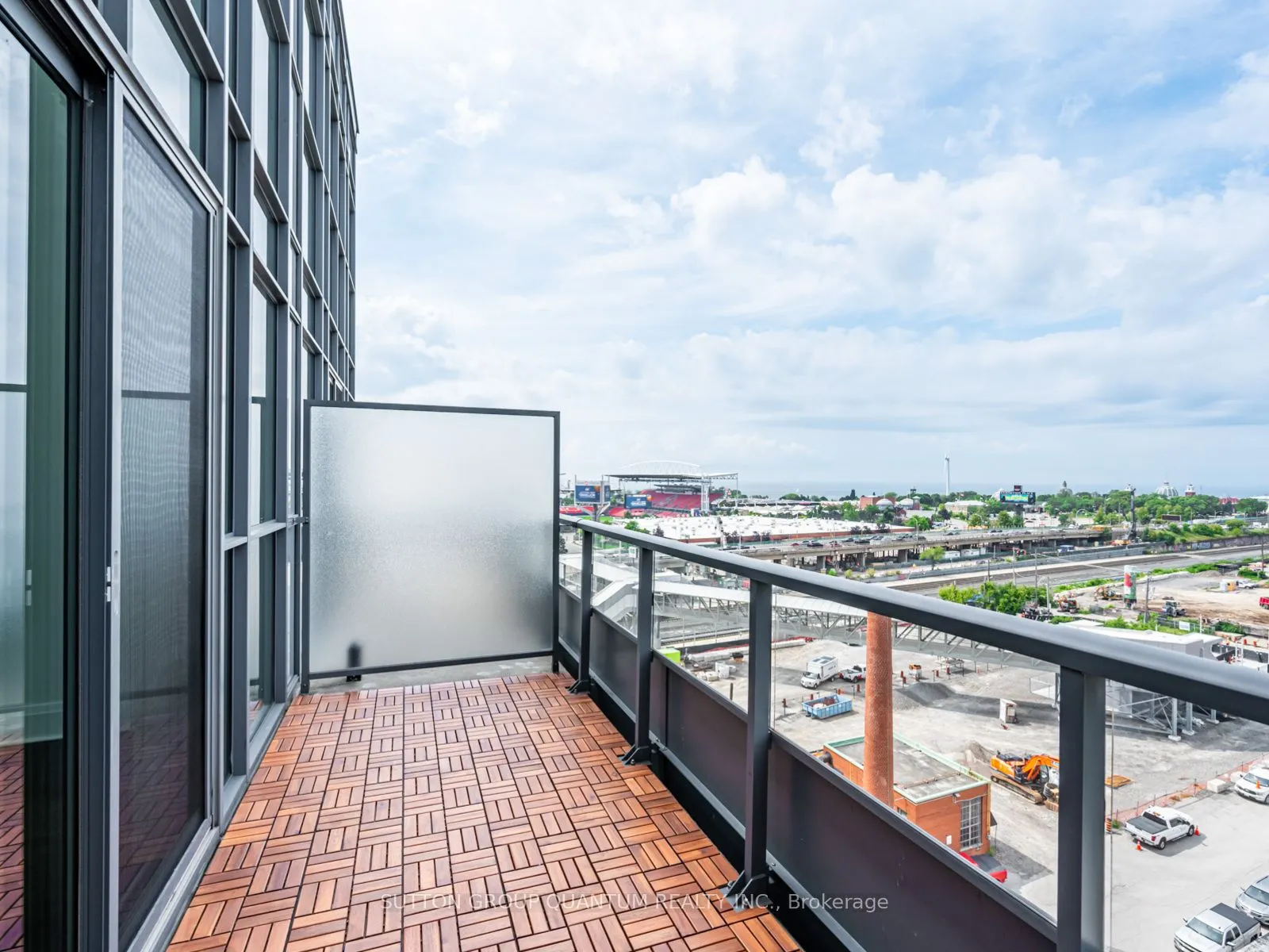 5 Hanna Avenue, #741
