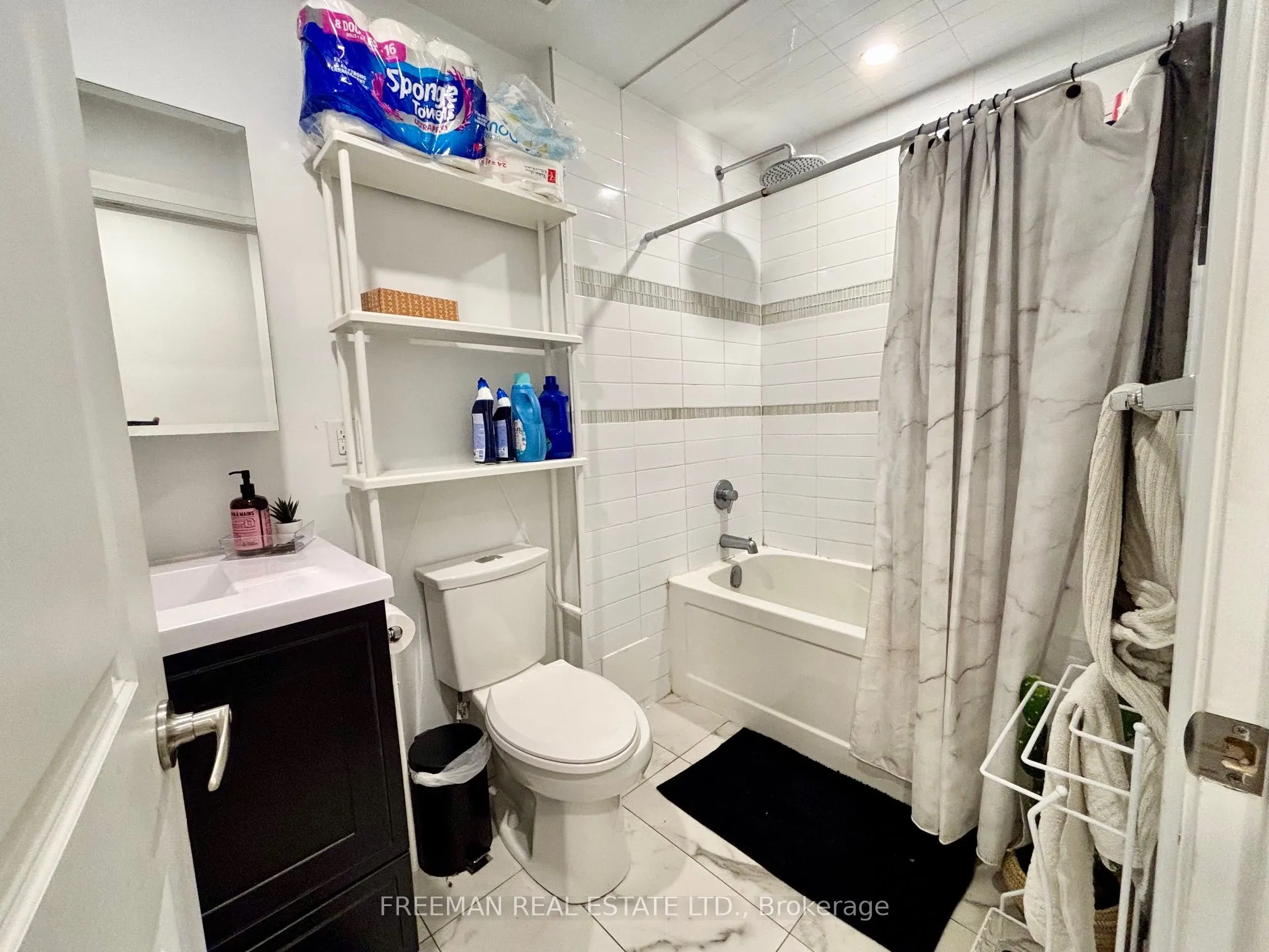 340 Howland Avenue, #Lower