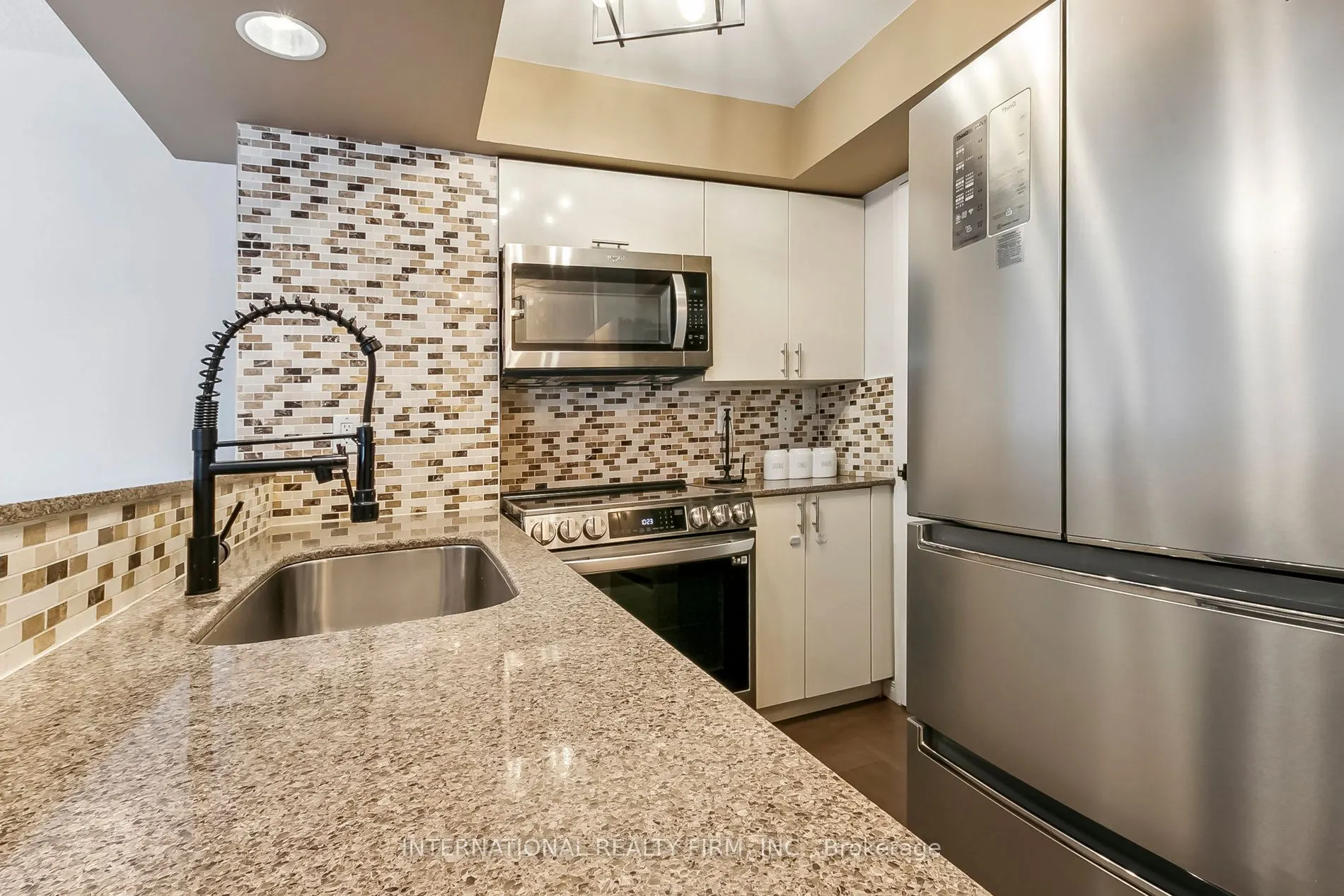 801 king Street, #628