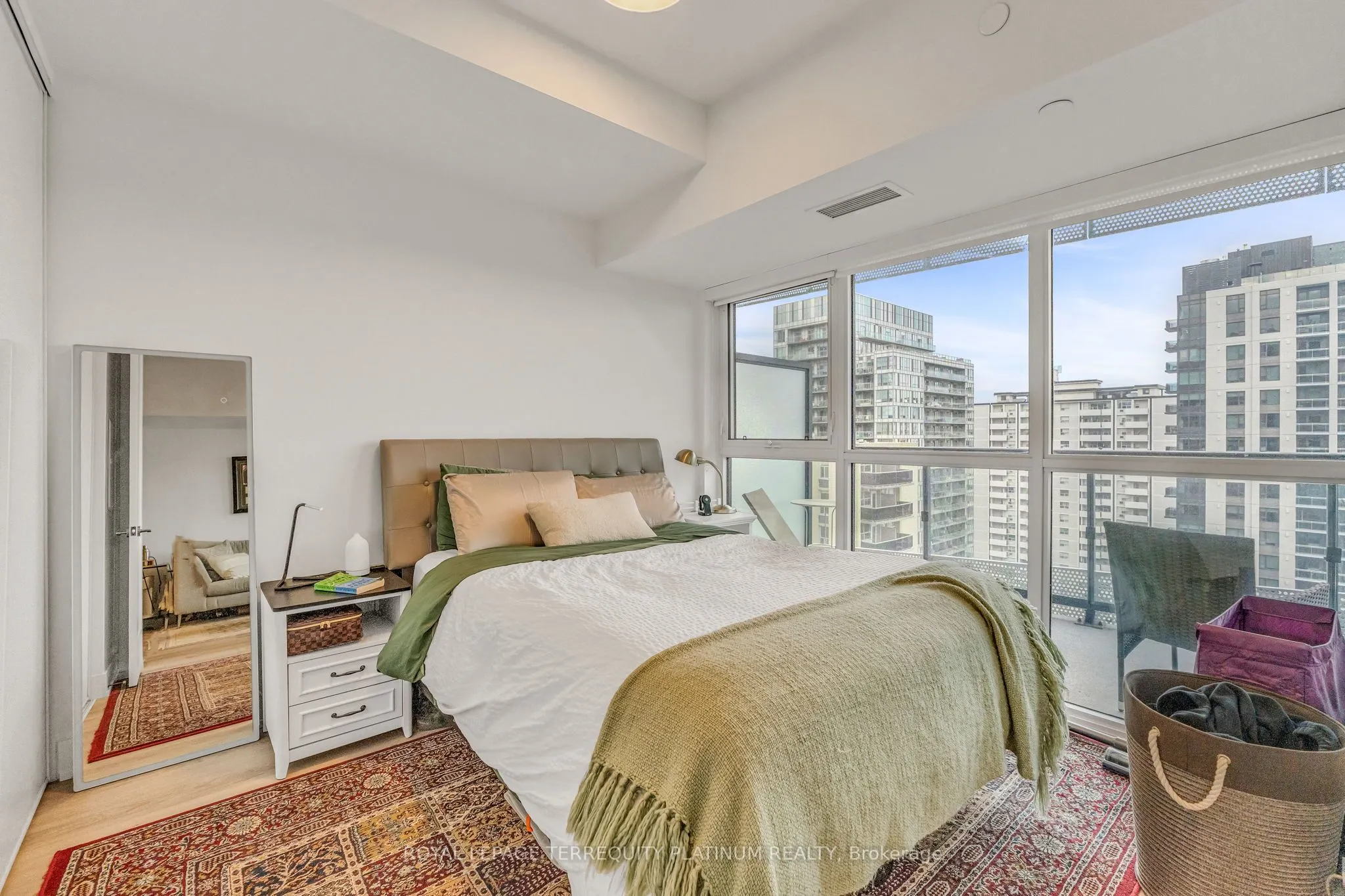 11 Lillian Street, #1410