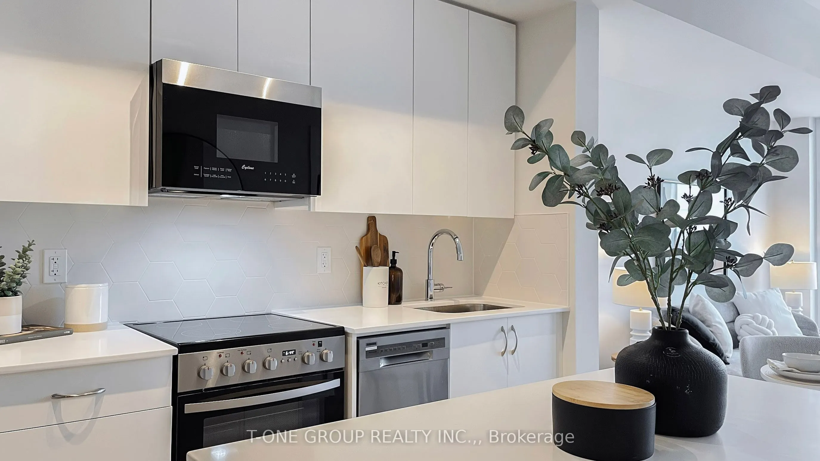 15 Ellerslie Avenue, #2711