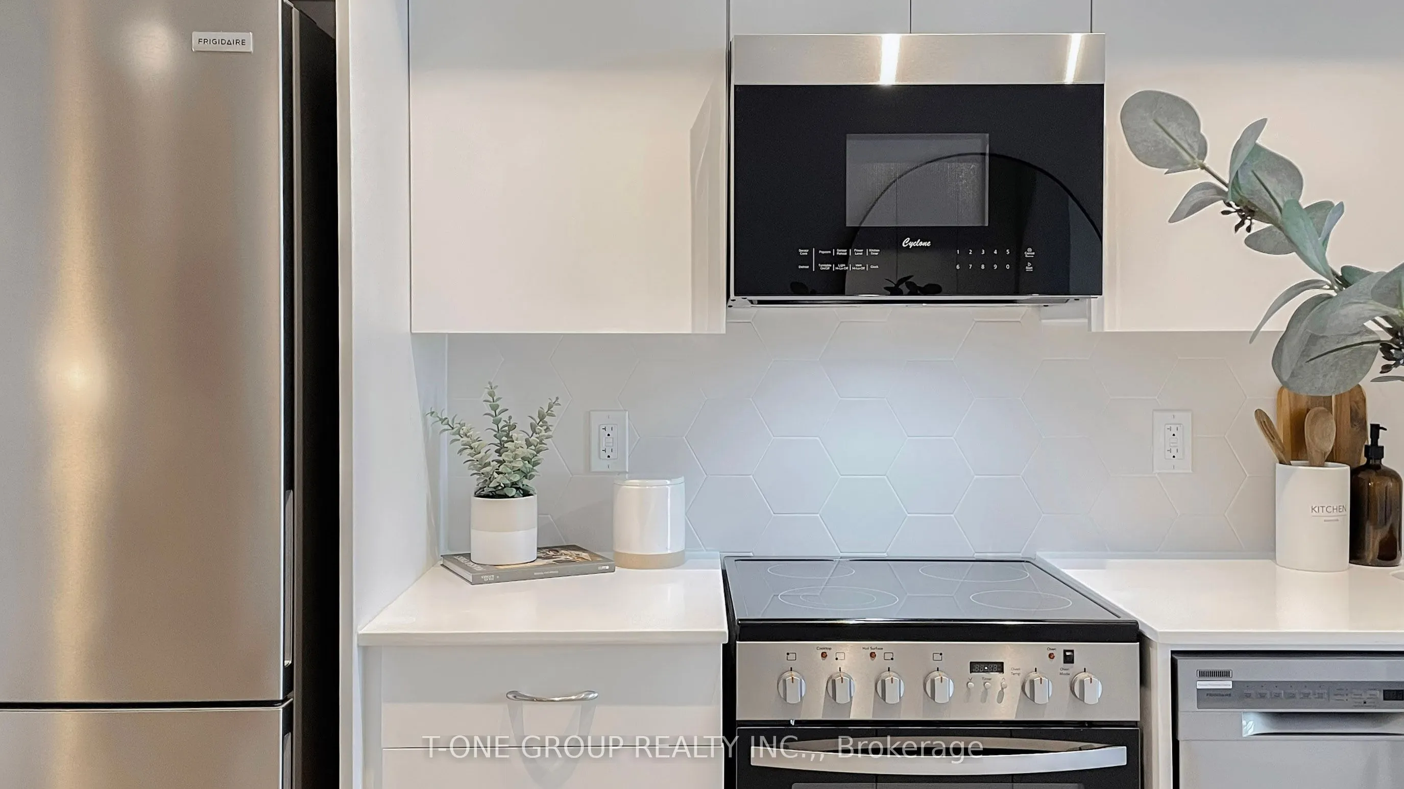 15 Ellerslie Avenue, #2711