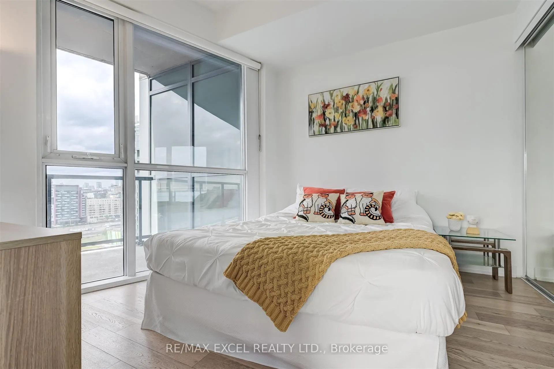 20 Bruyeres Mews, #1703